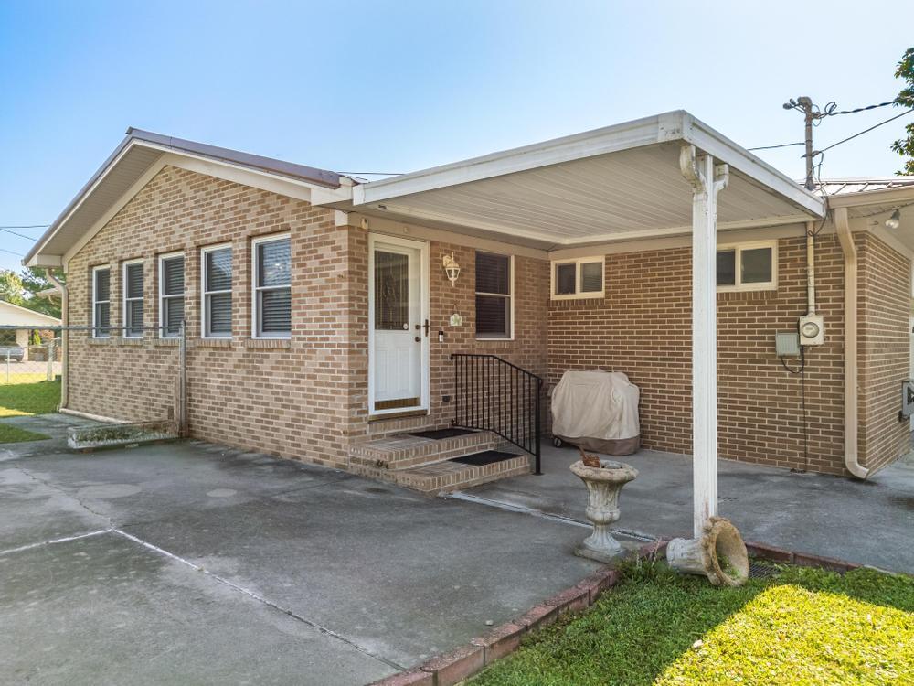 233 NE Rymer Road