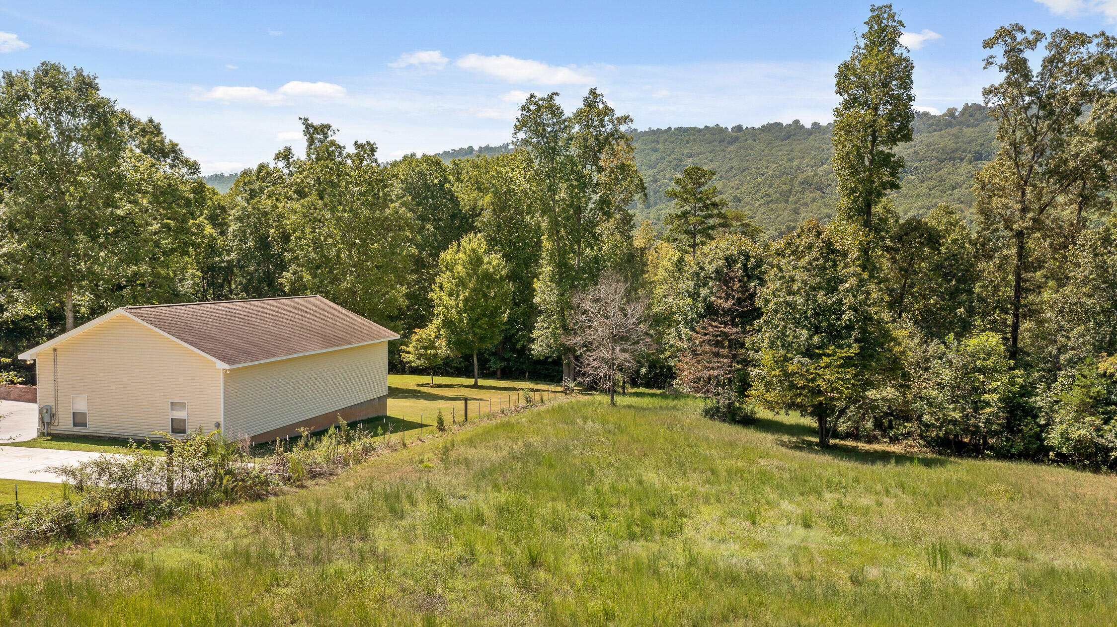 303 N Woods Lane