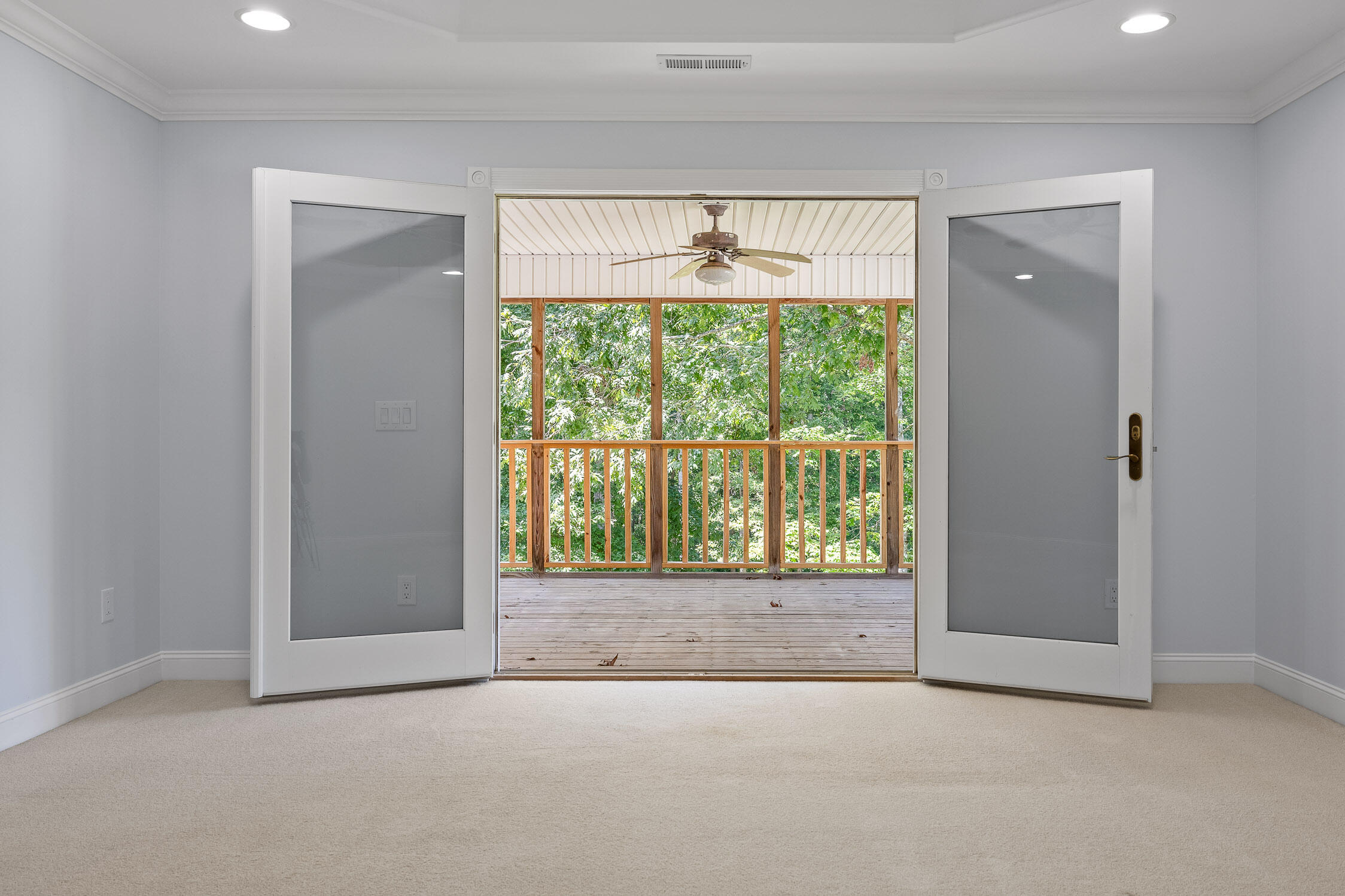 303 N Woods Lane