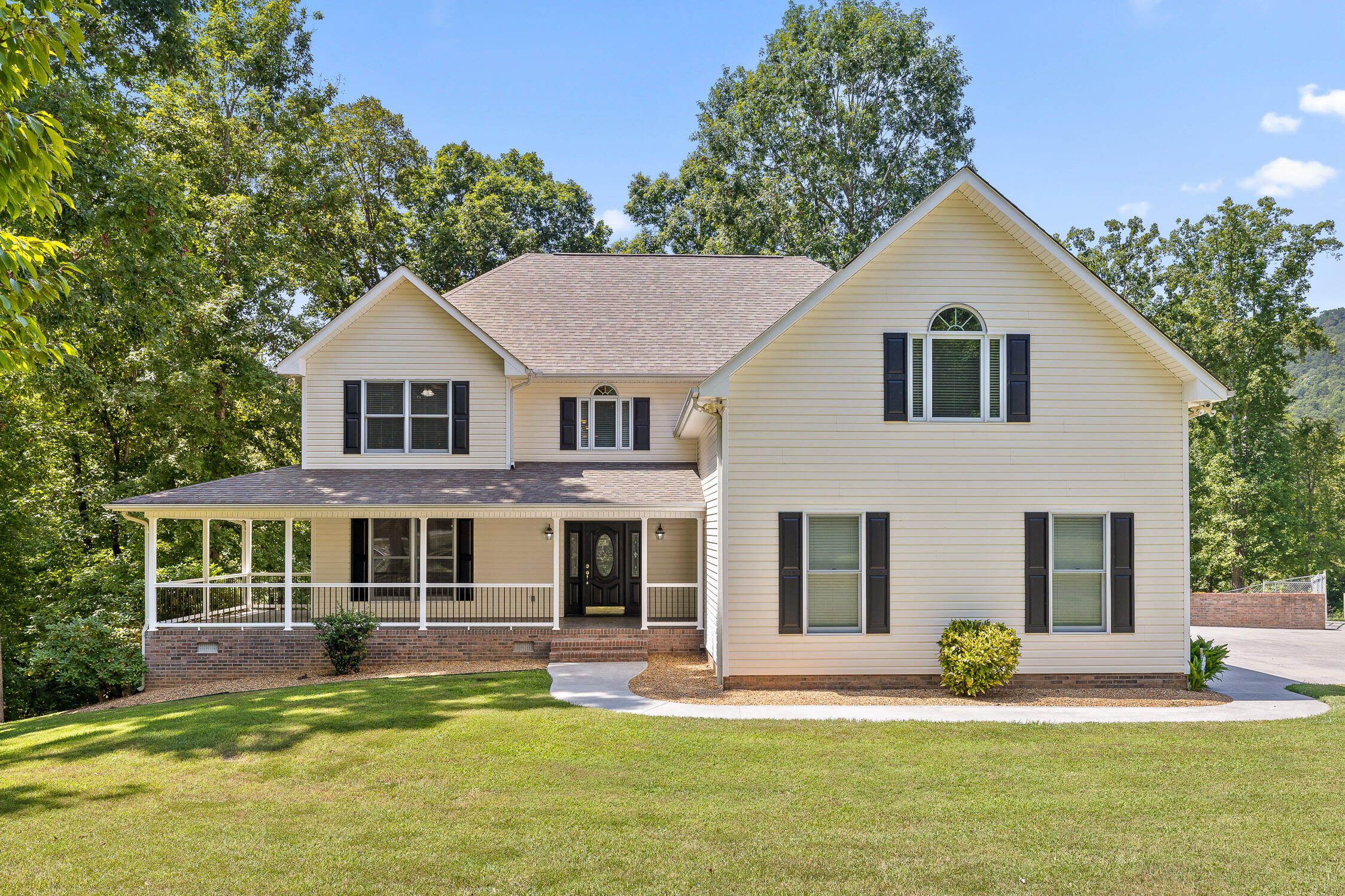 303 N Woods Lane