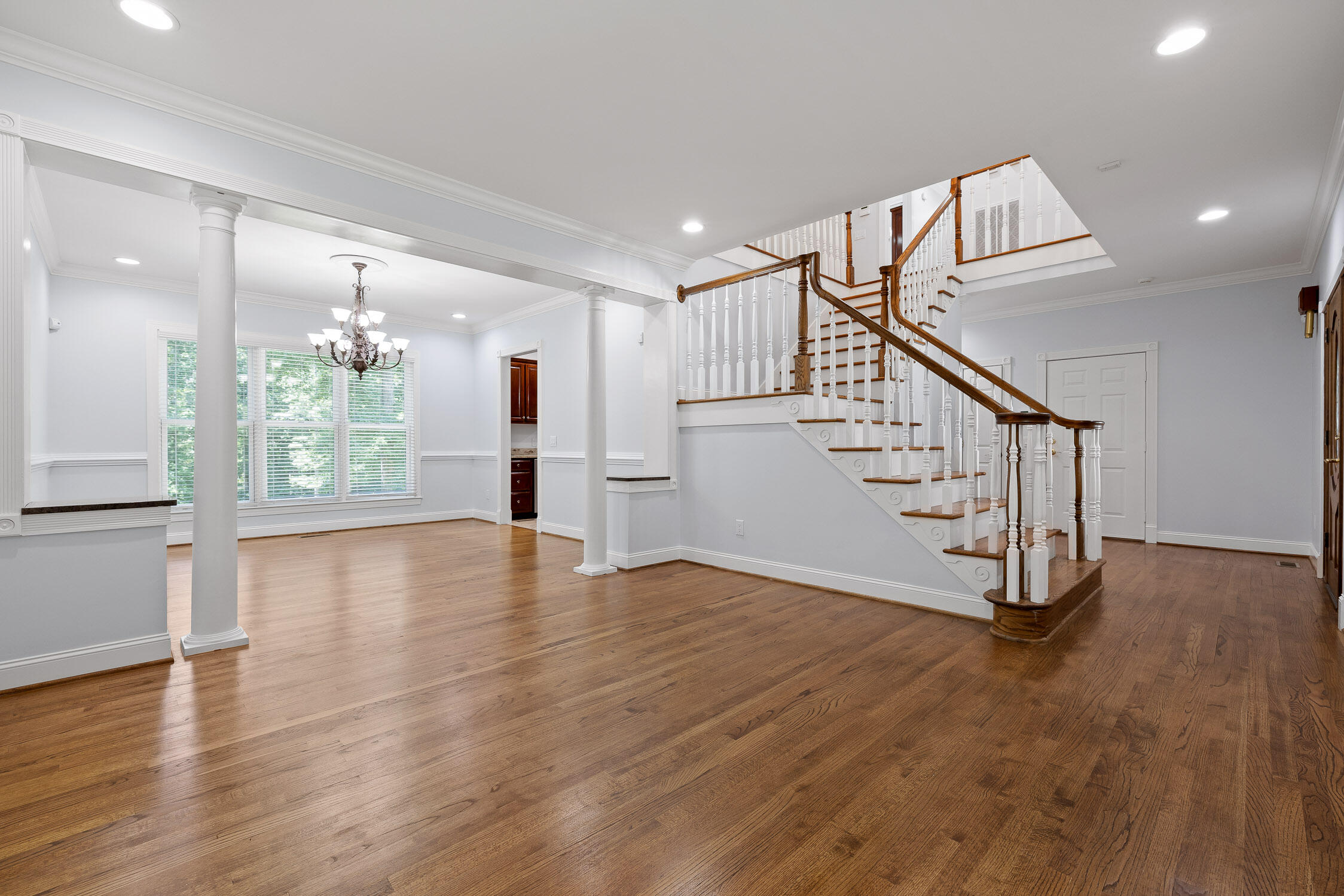 303 N Woods Lane