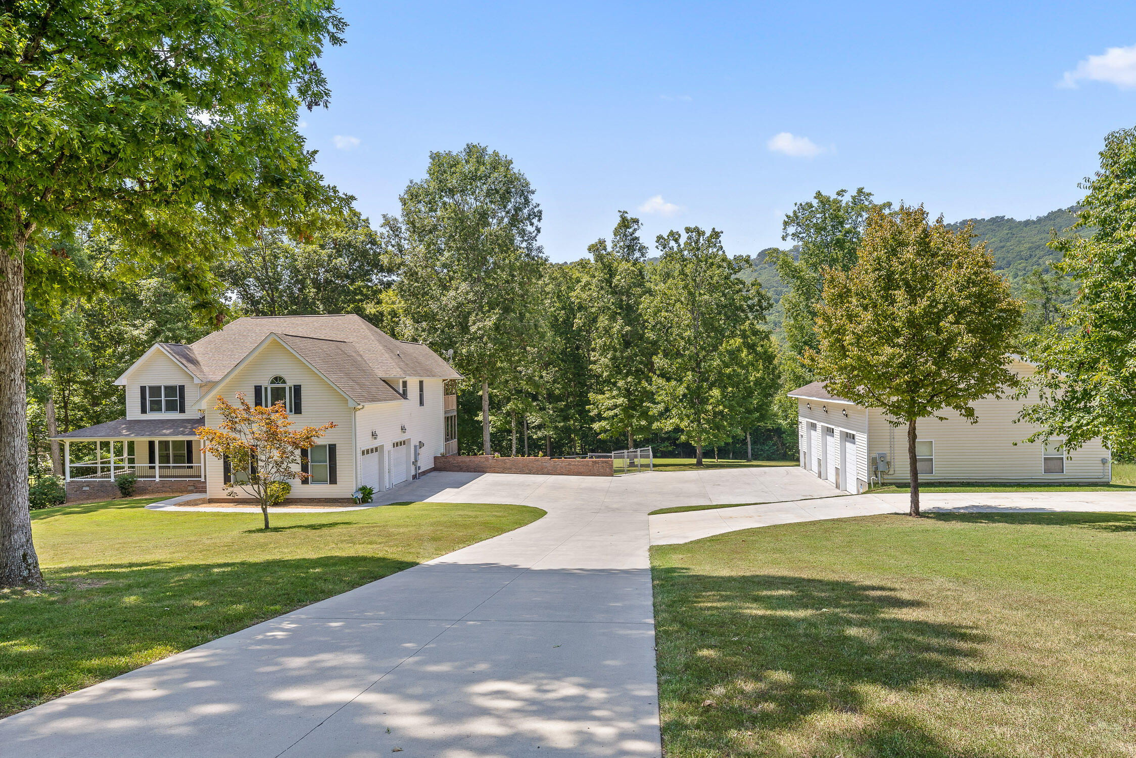 303 N Woods Lane