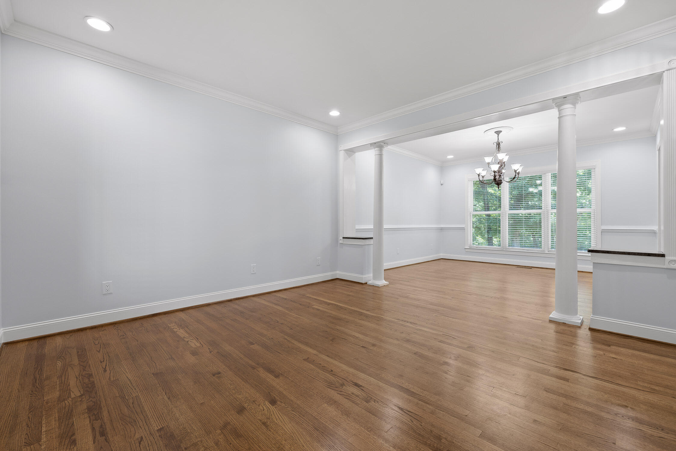 303 N Woods Lane