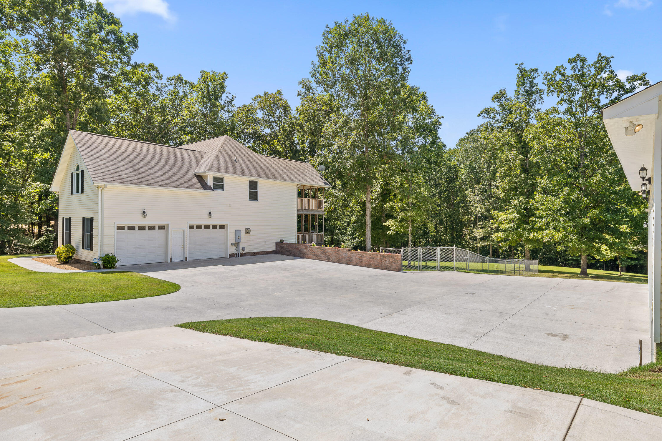 303 N Woods Lane