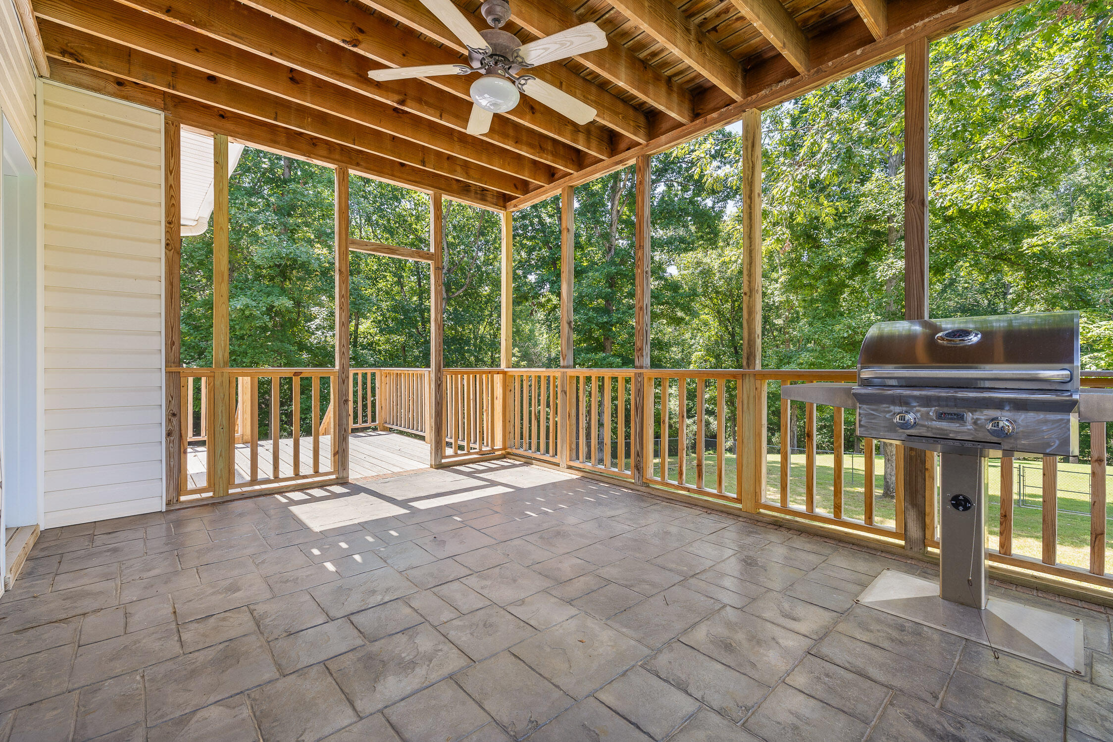 303 N Woods Lane