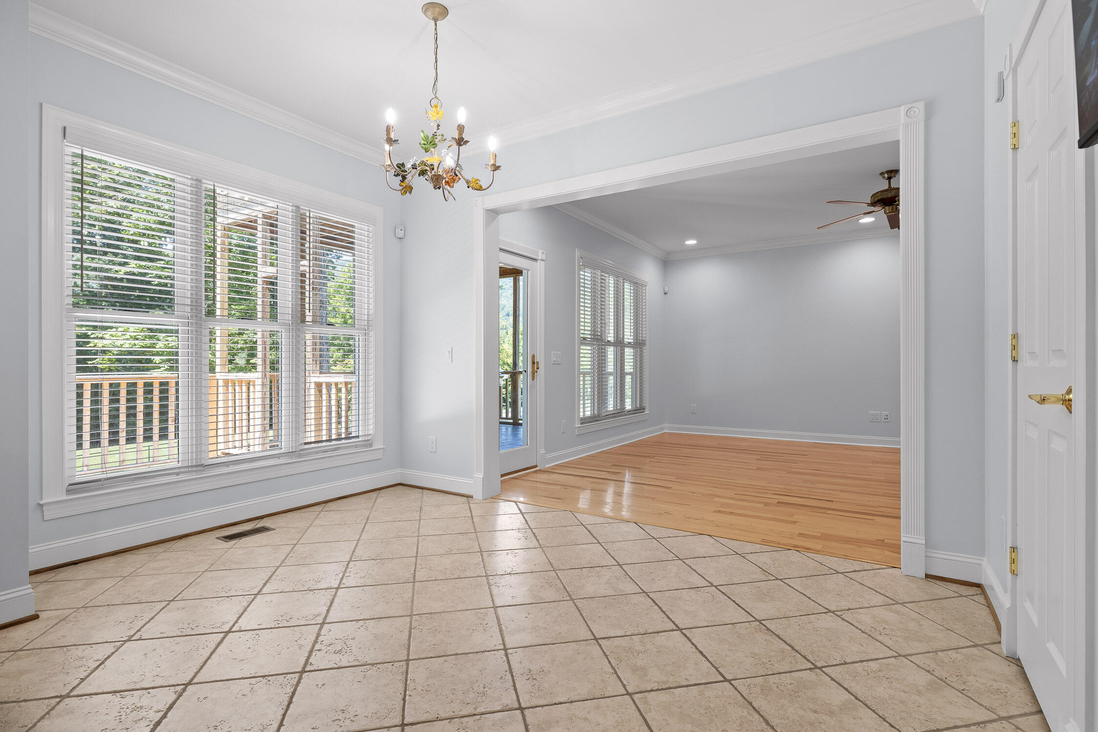 303 N Woods Lane