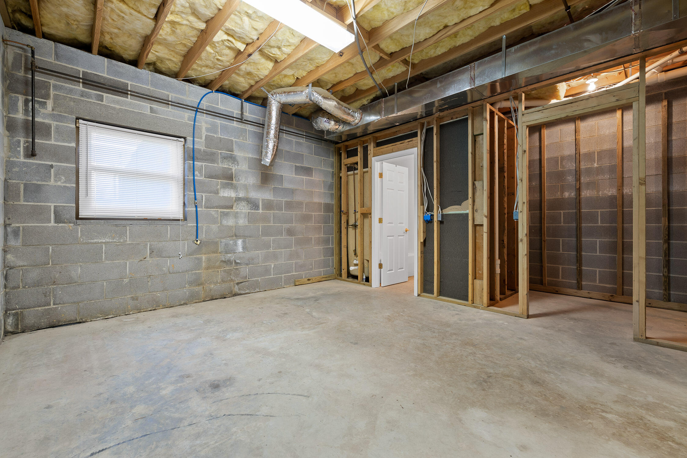 303 N Woods Lane