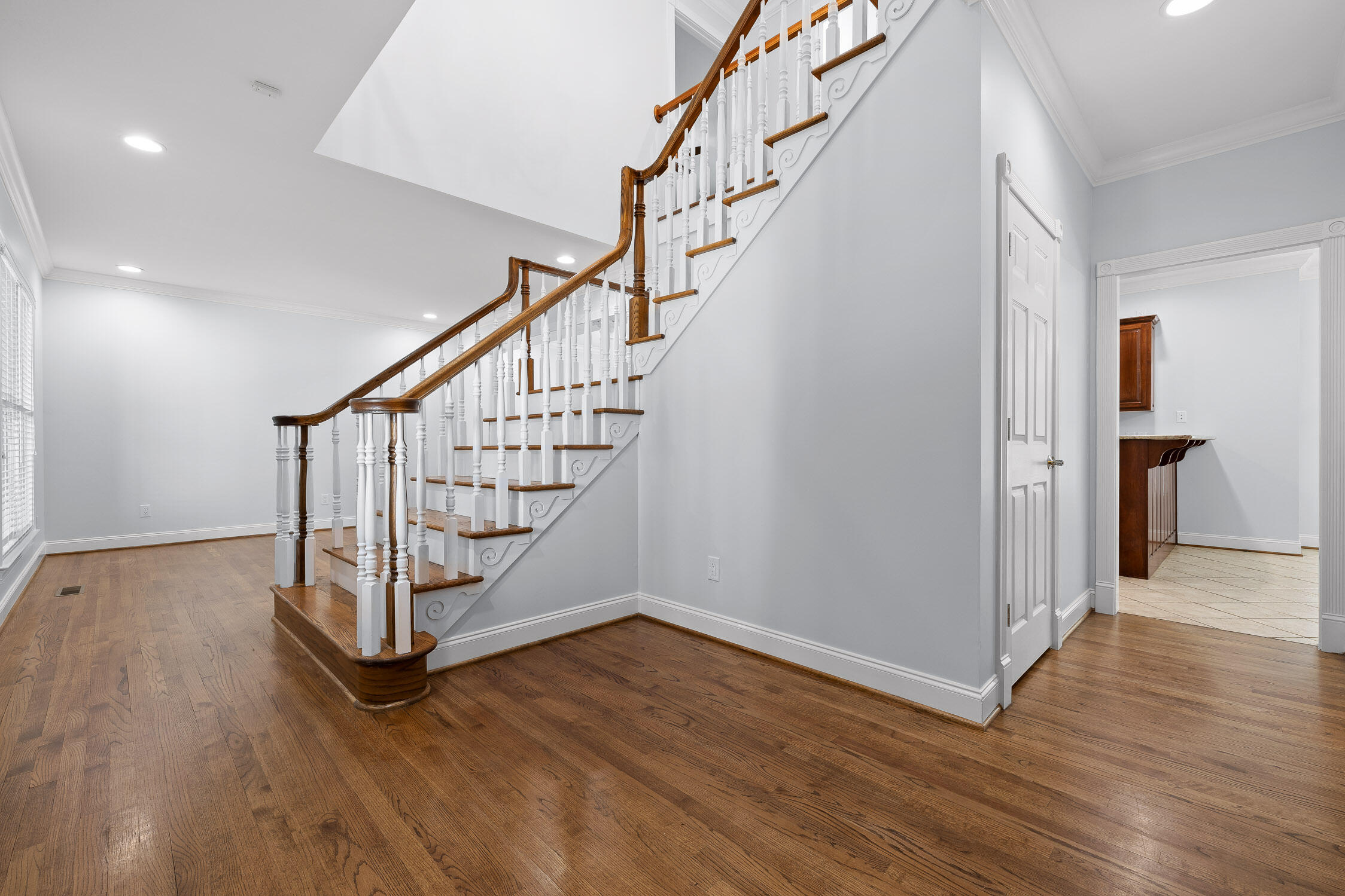 303 N Woods Lane