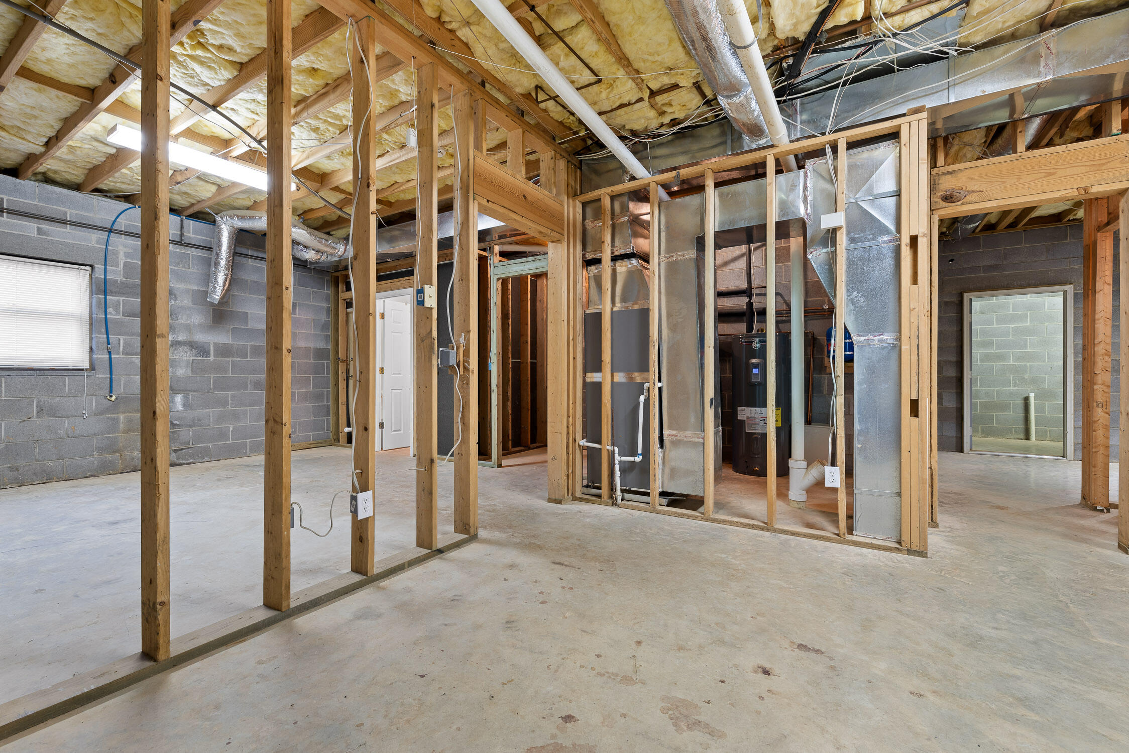 303 N Woods Lane