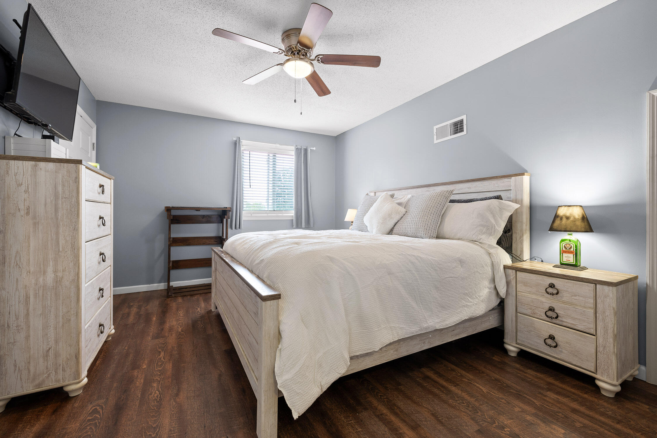 2113 Dallas Lake Road