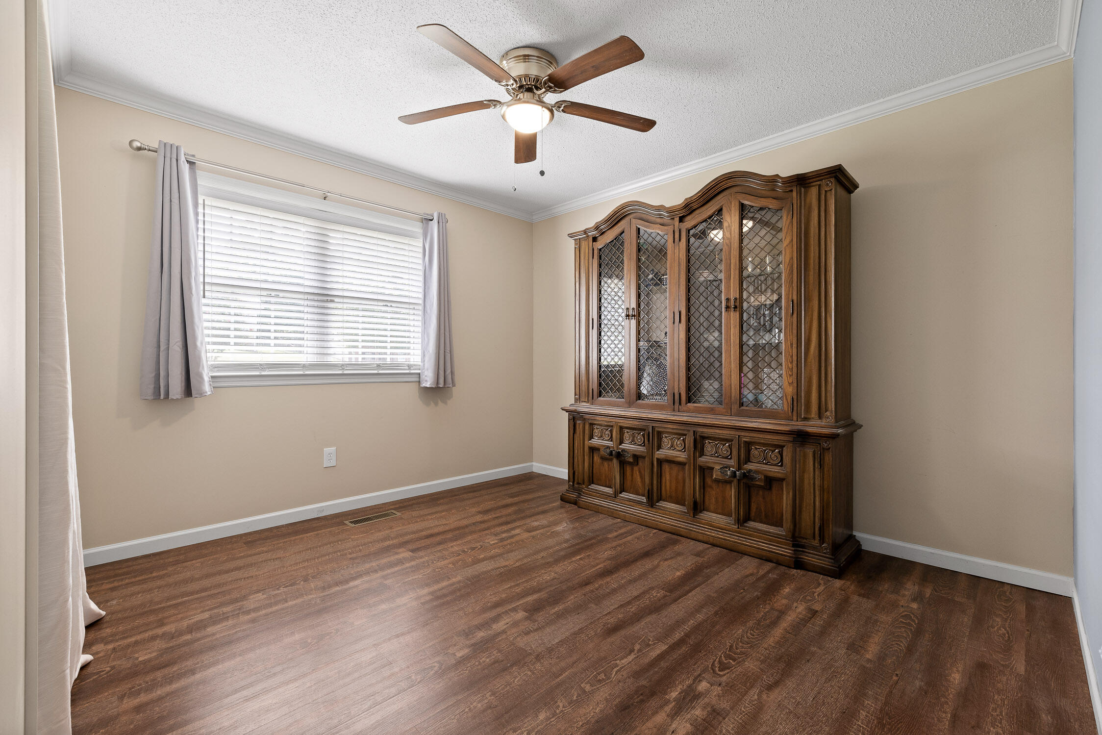 2113 Dallas Lake Road