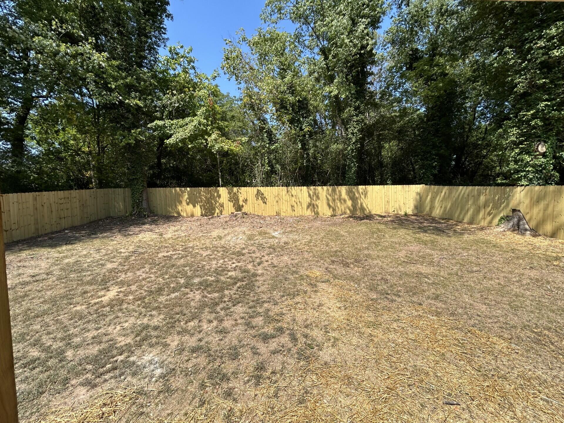 715 W Henderson Drive
