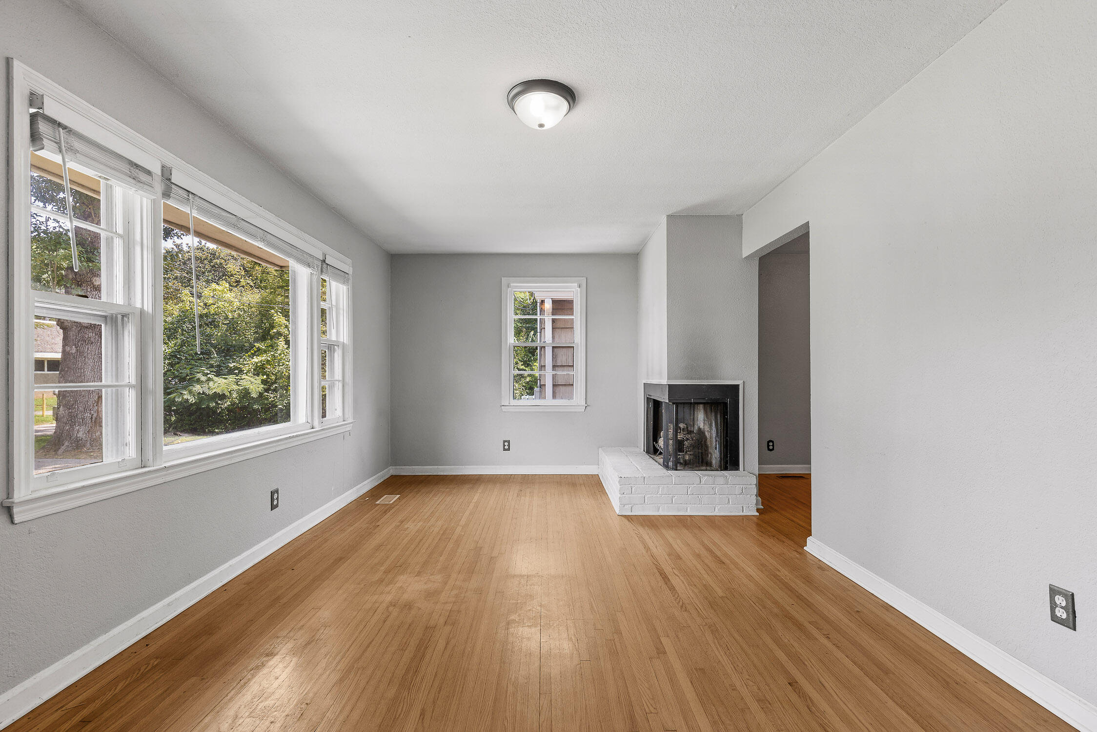 834 Munro Road