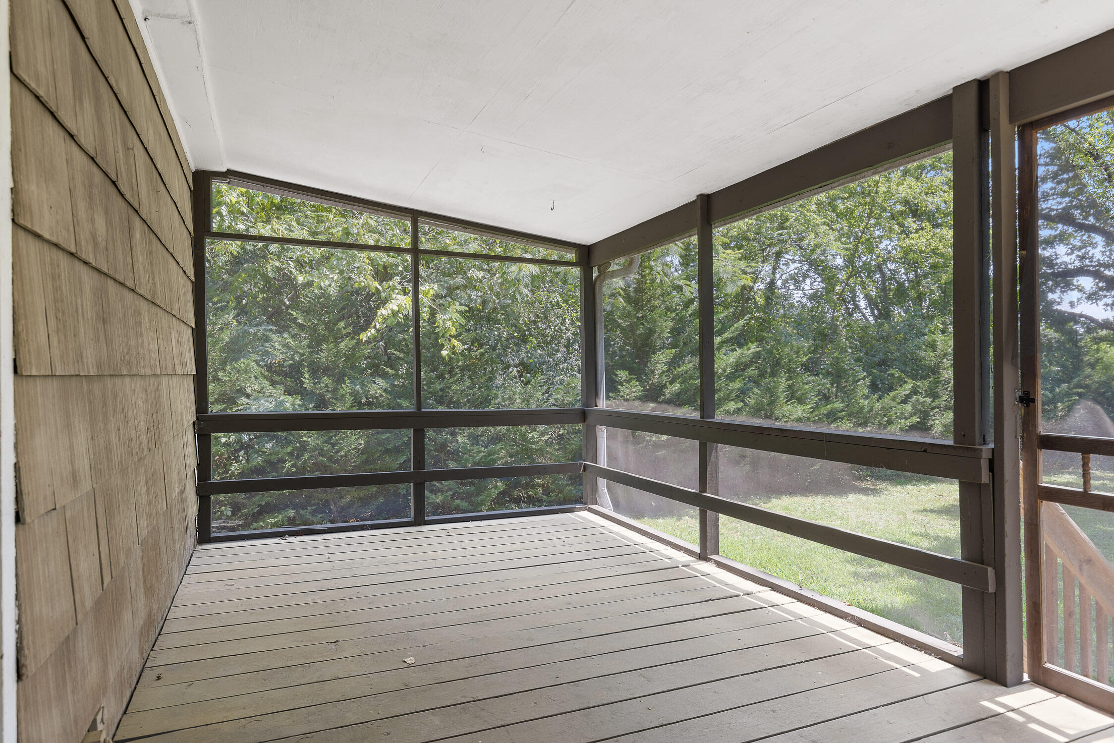 834 Munro Road