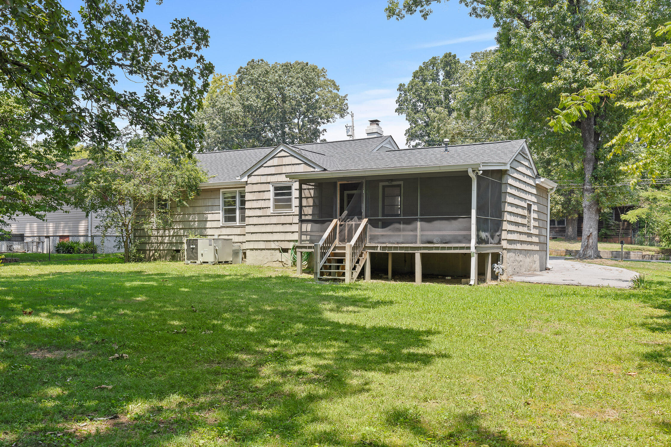 834 Munro Road