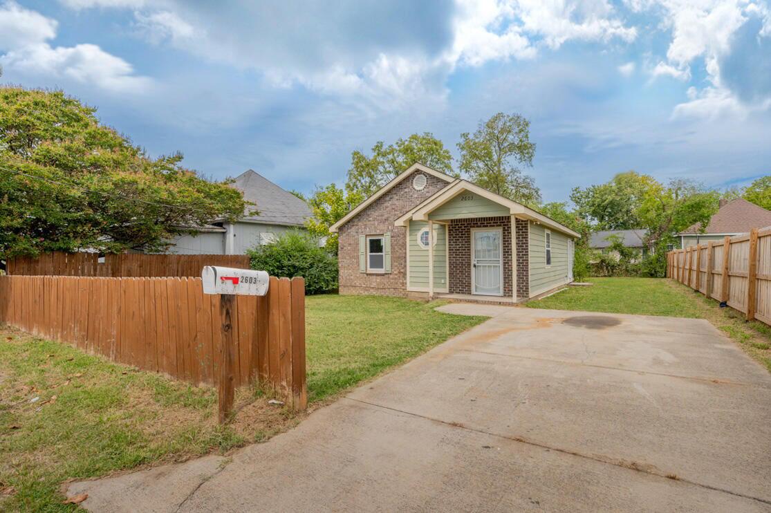 2603 E 44th Street