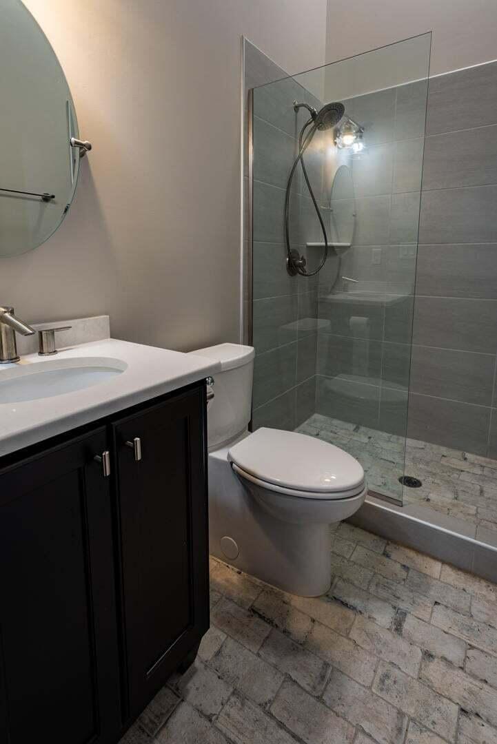 1301 Market Street, 101