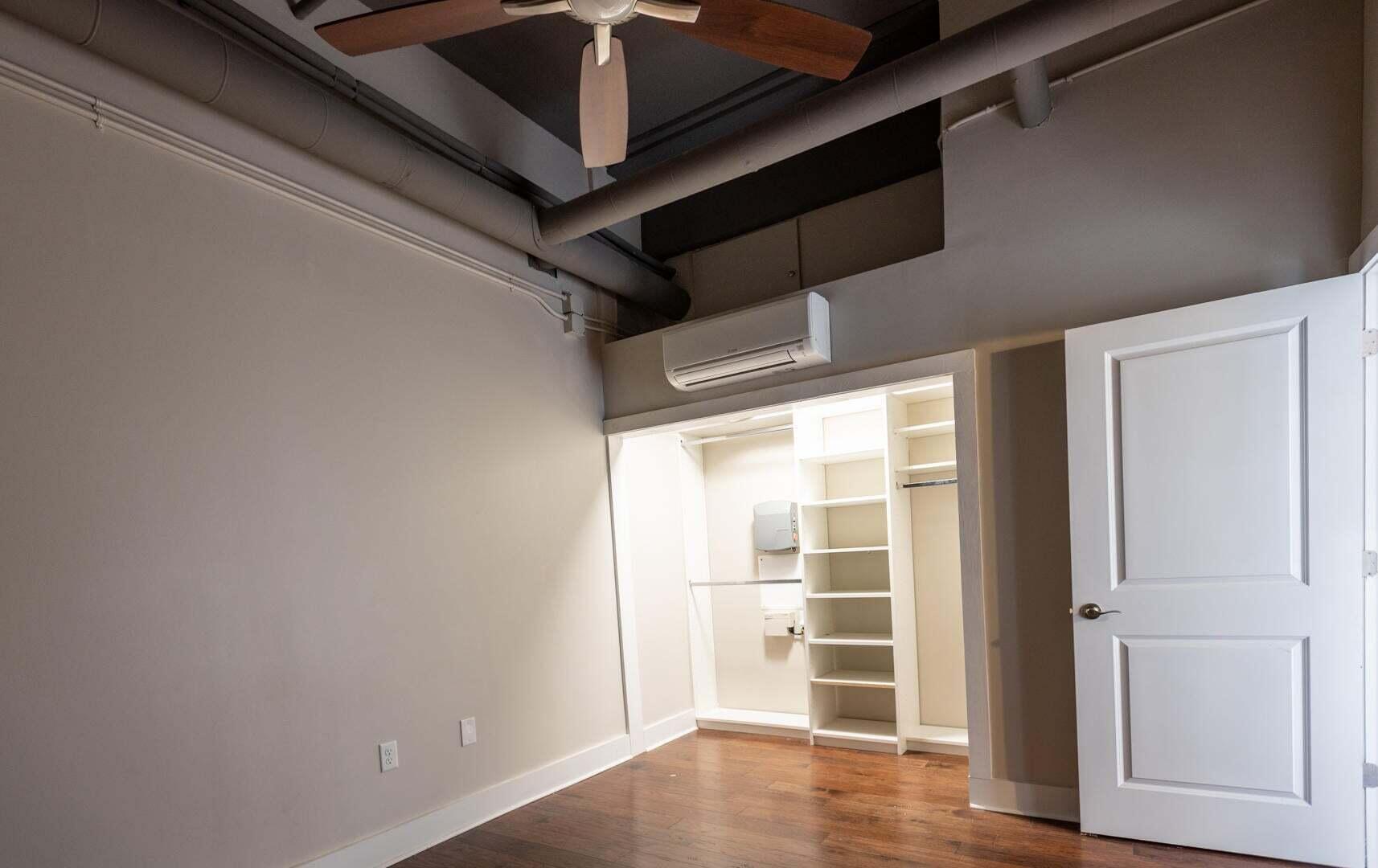 1301 Market Street, 101