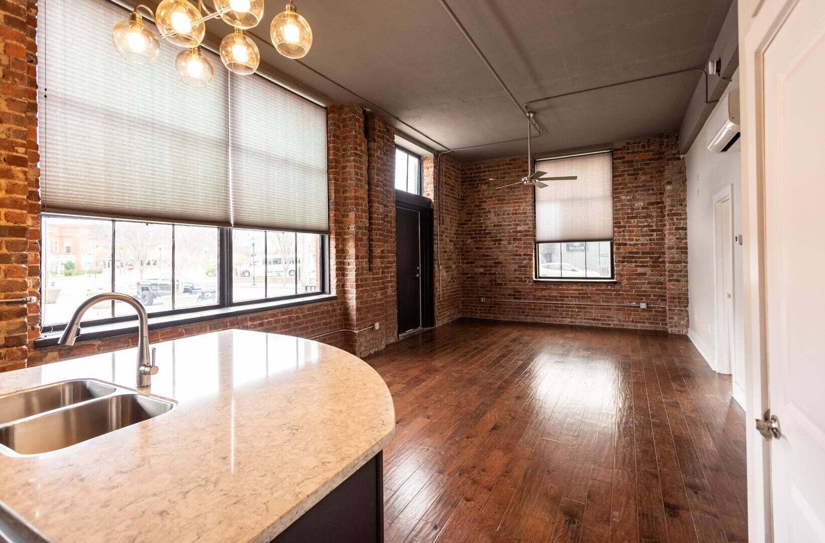 1301 Market Street, 101