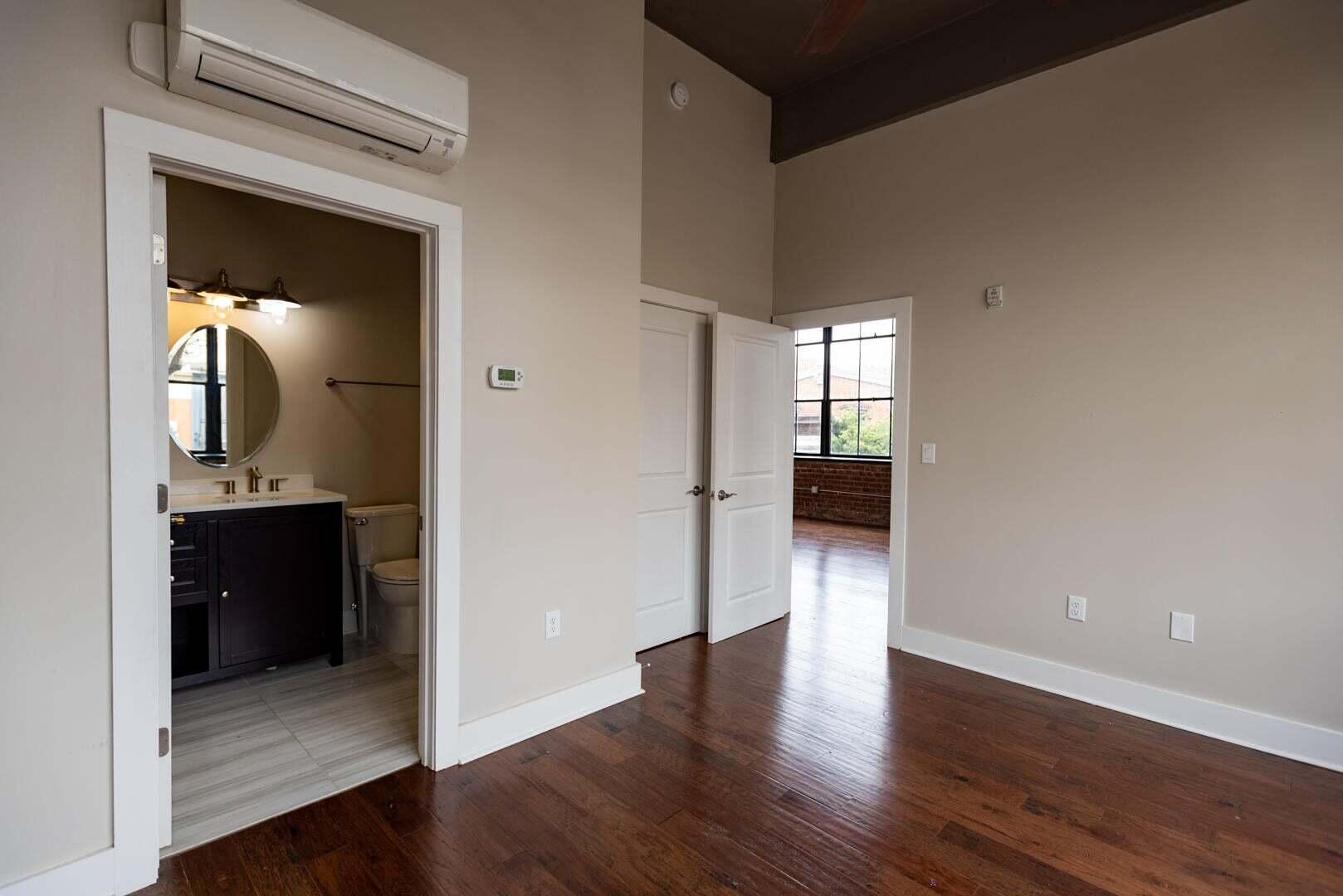 1301 Market Street, 101
