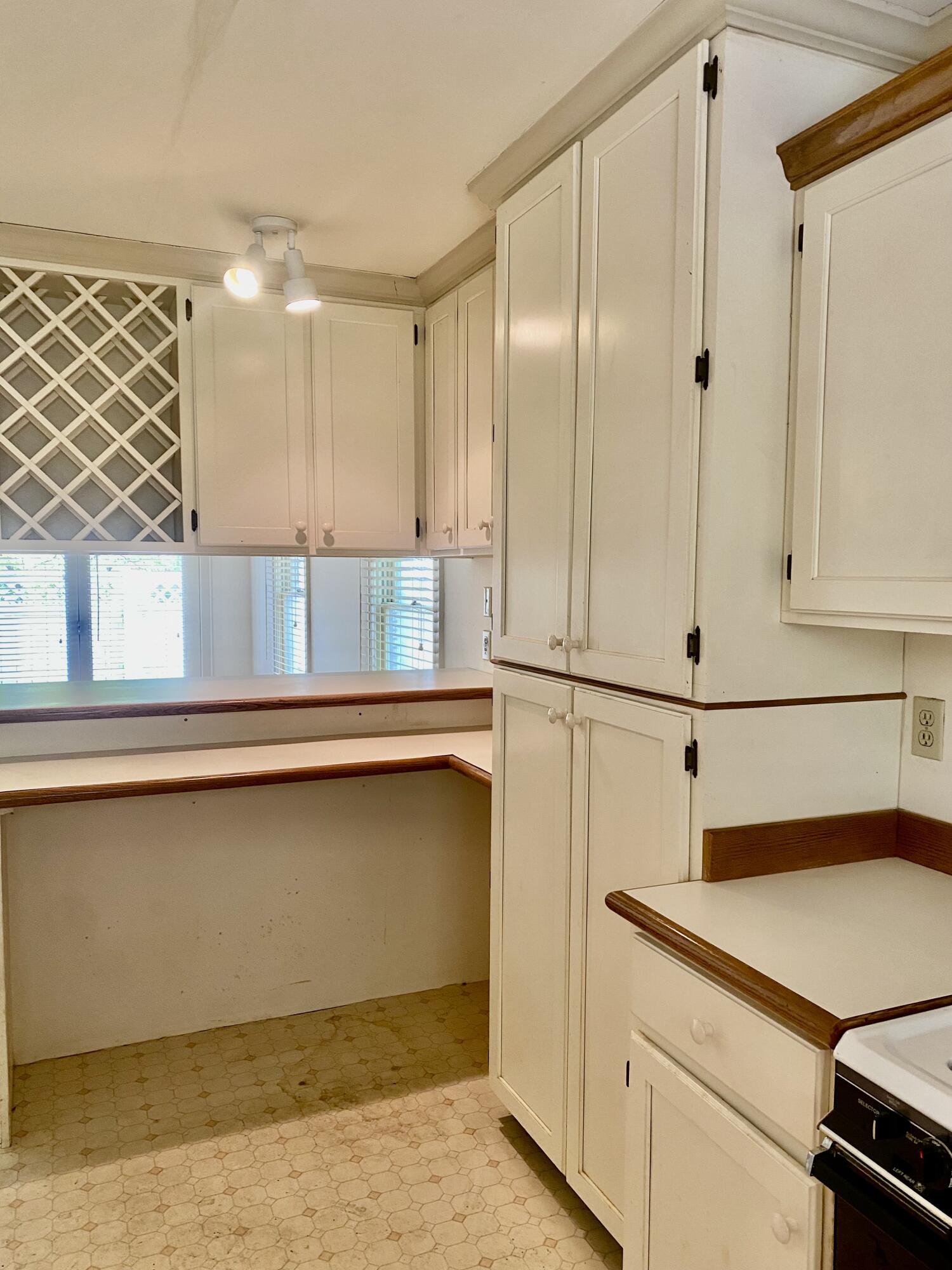 2000 Avalon Avenue, 28b