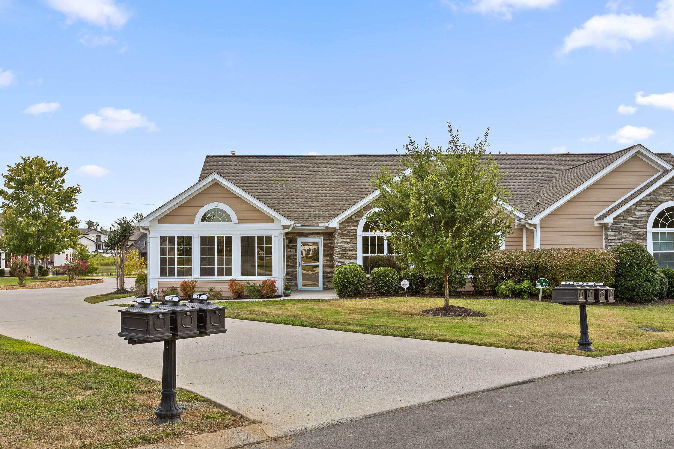 2537 Baskette Way