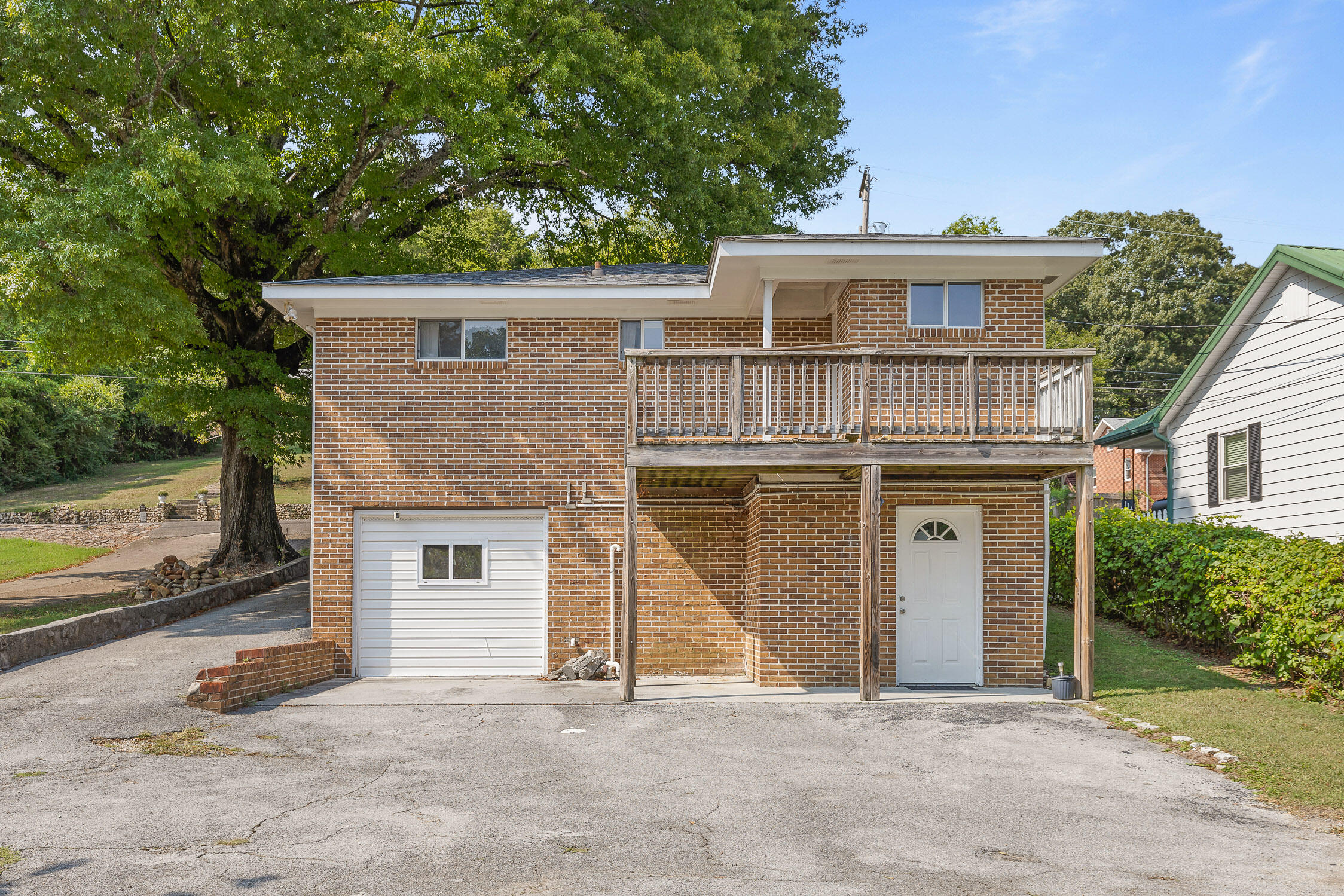 812 Poindexter Avenue