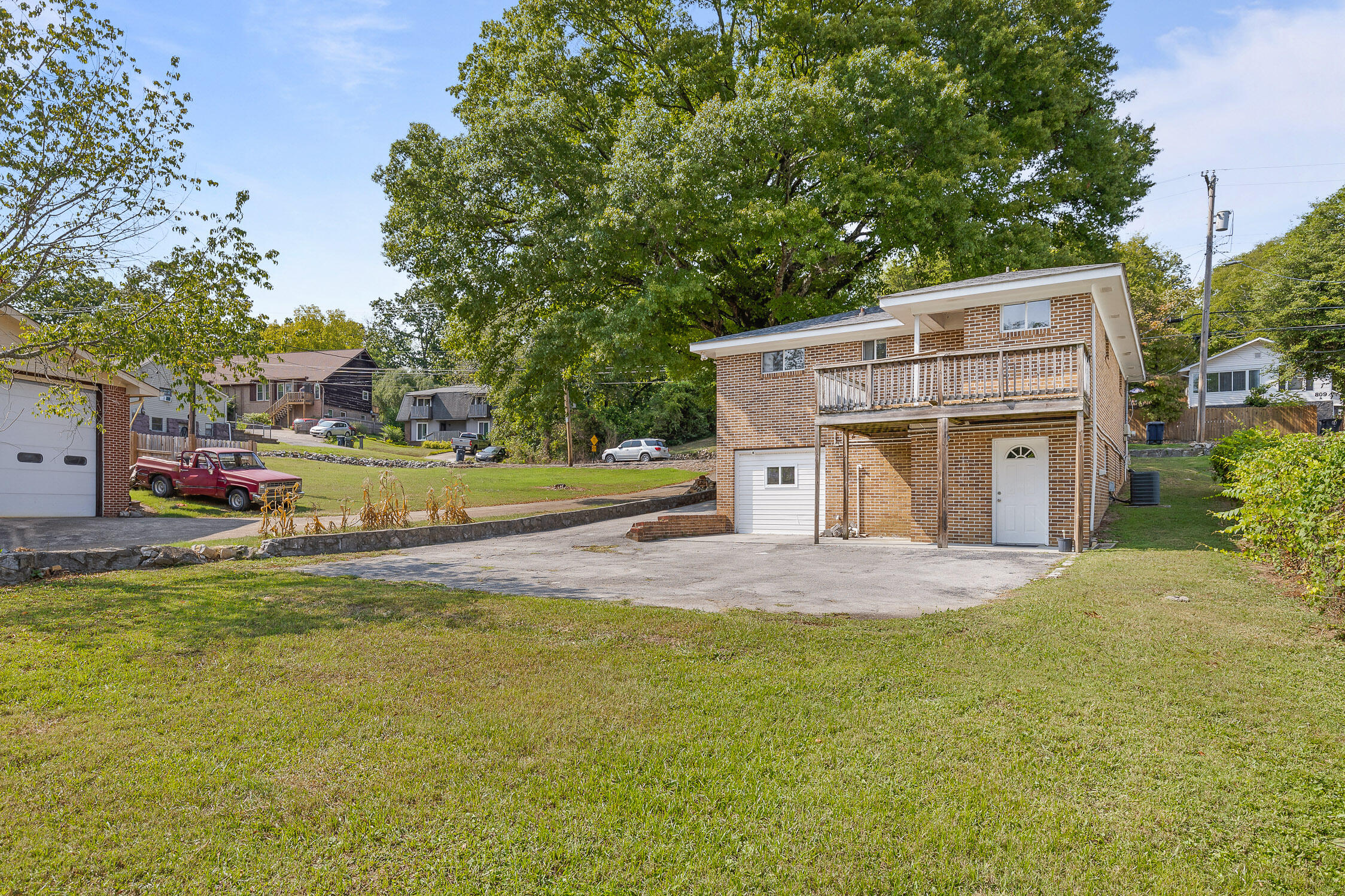 812 Poindexter Avenue