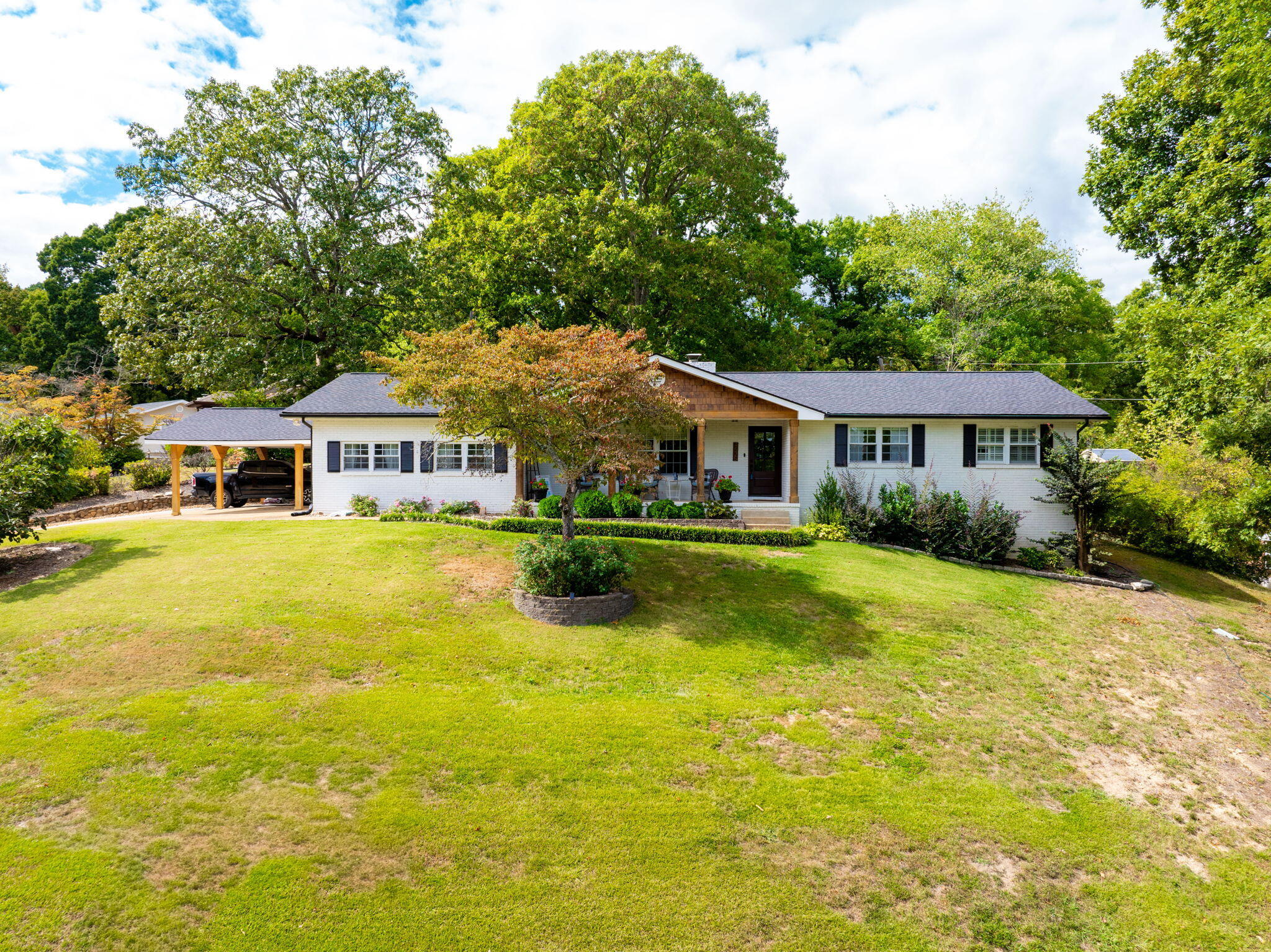 4525 E Ravenwood Drive