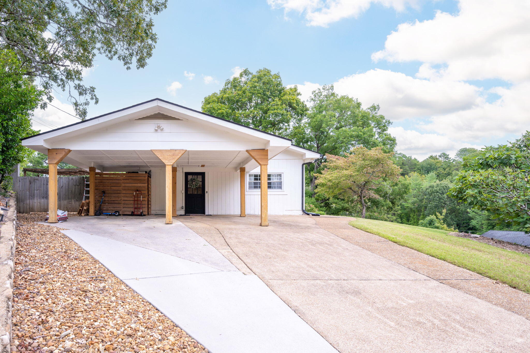4525 E Ravenwood Drive