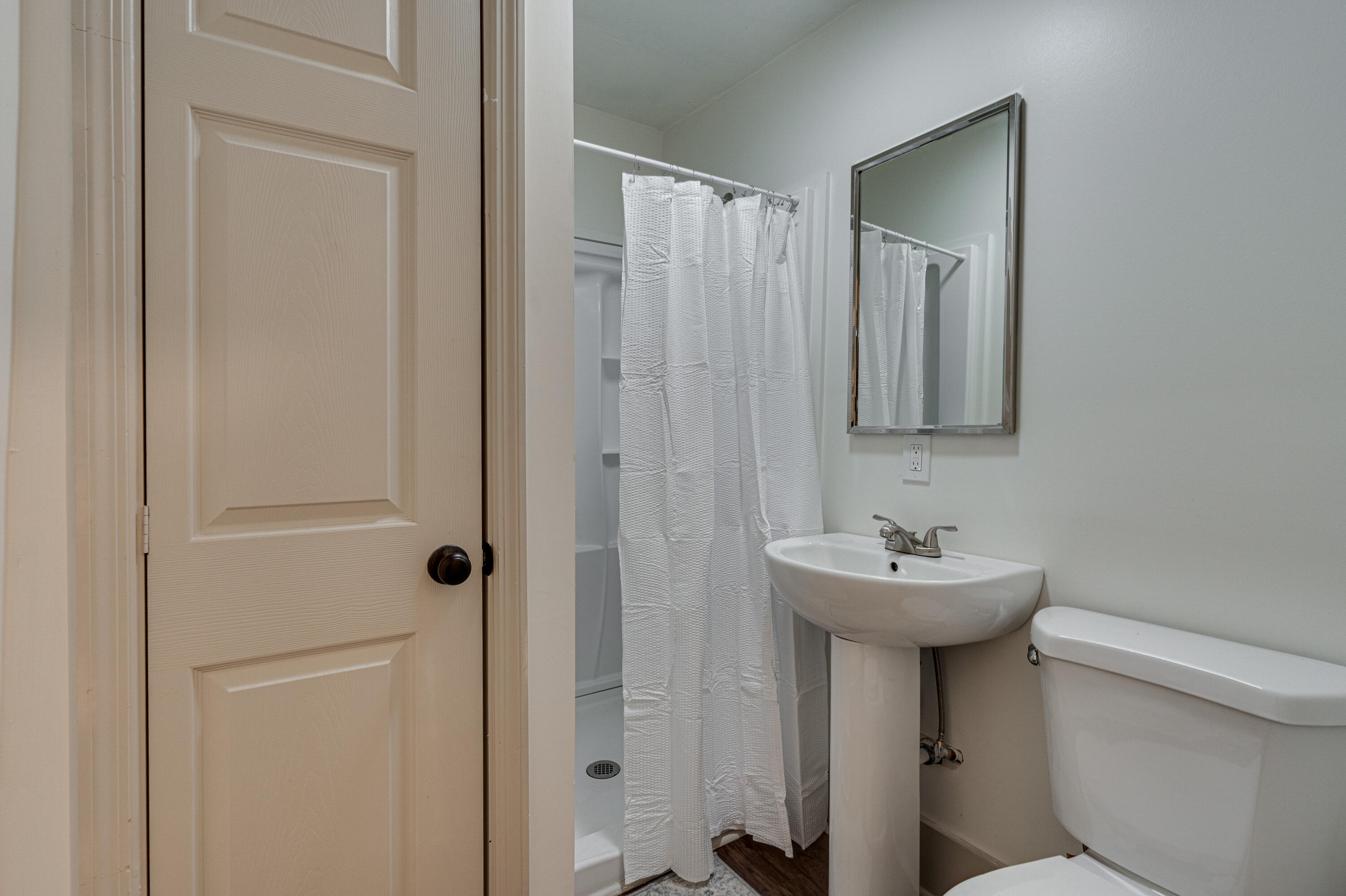 924 W 37th Street