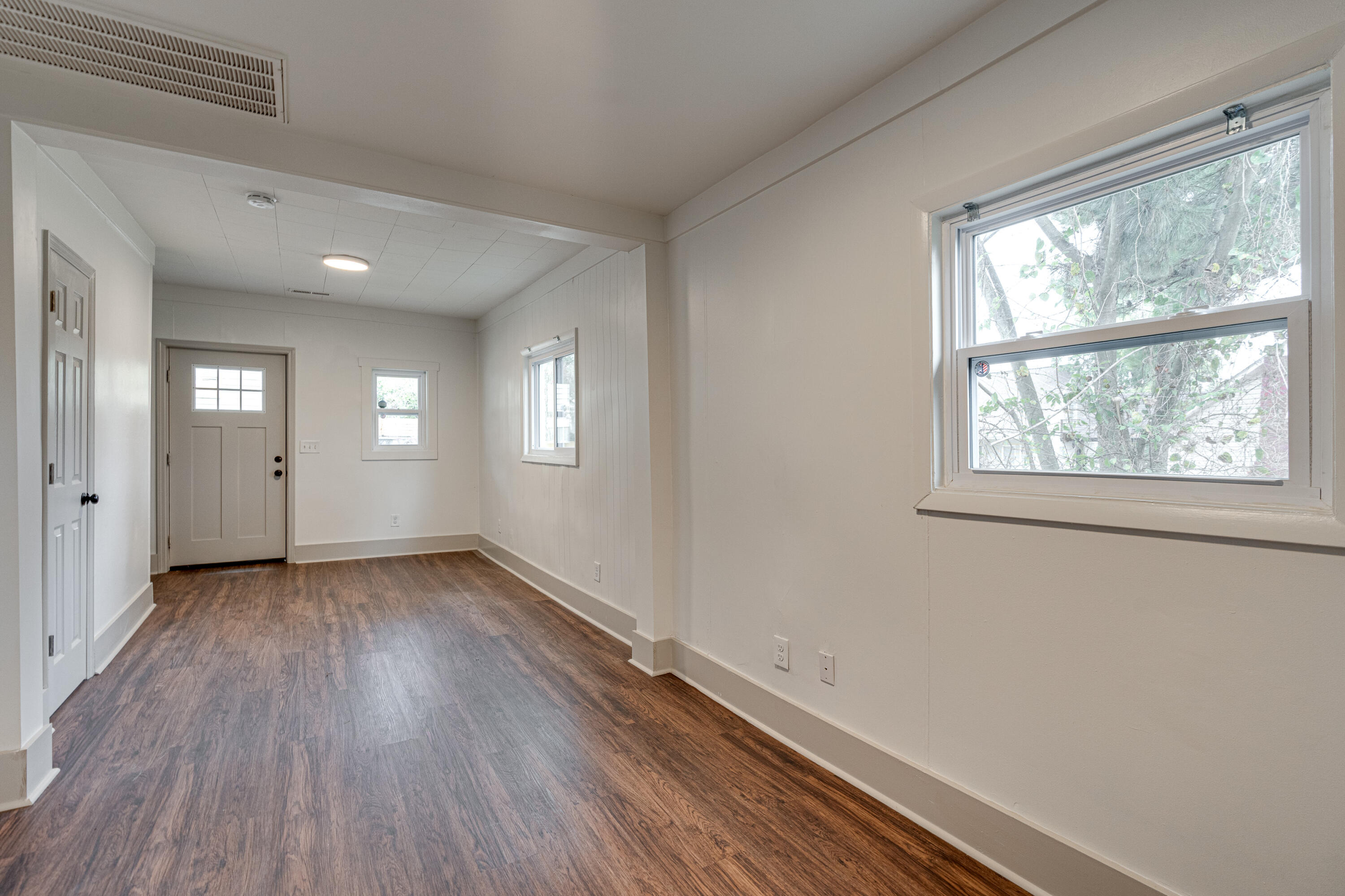 924 W 37th Street