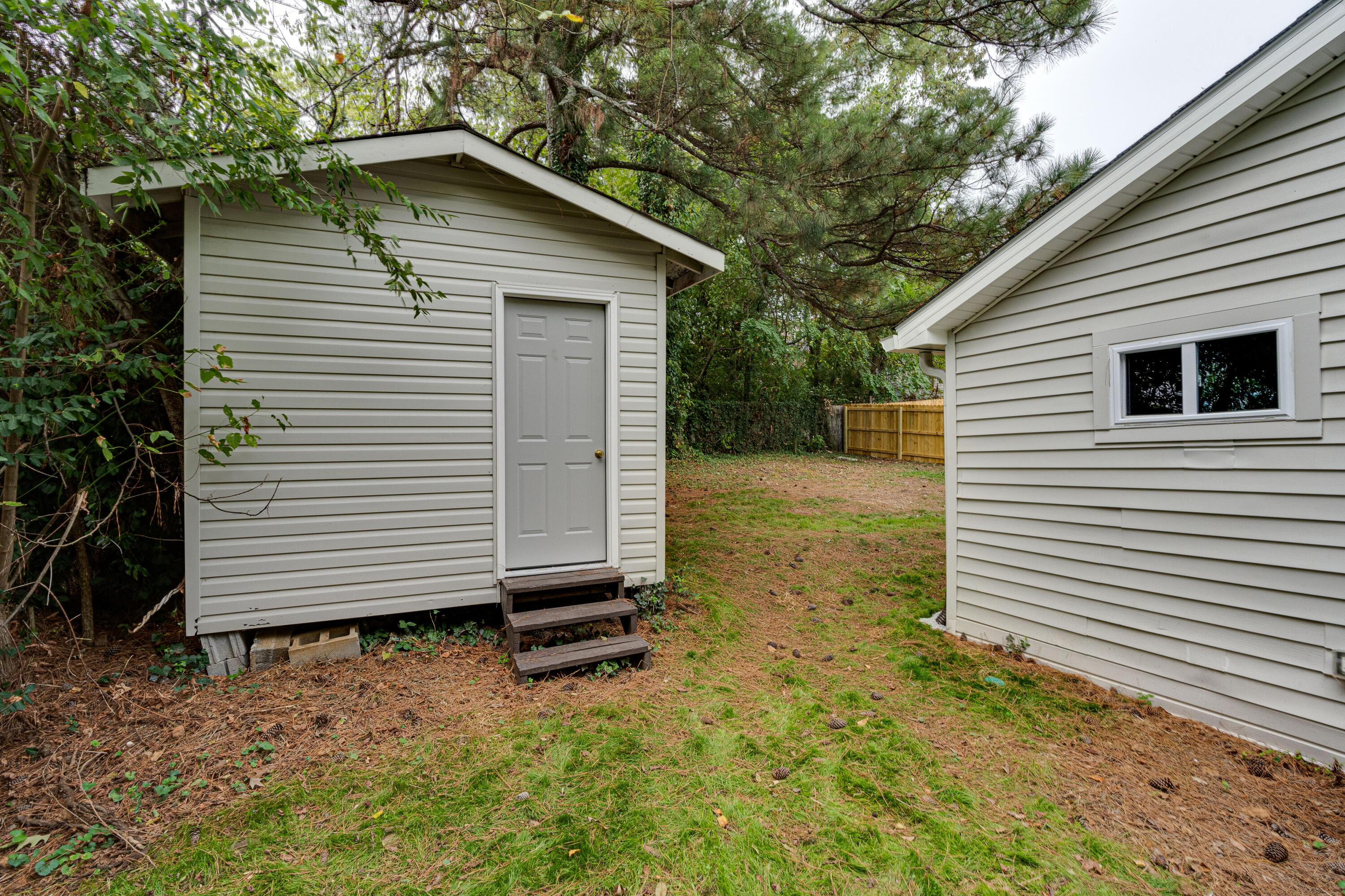 924 W 37th Street