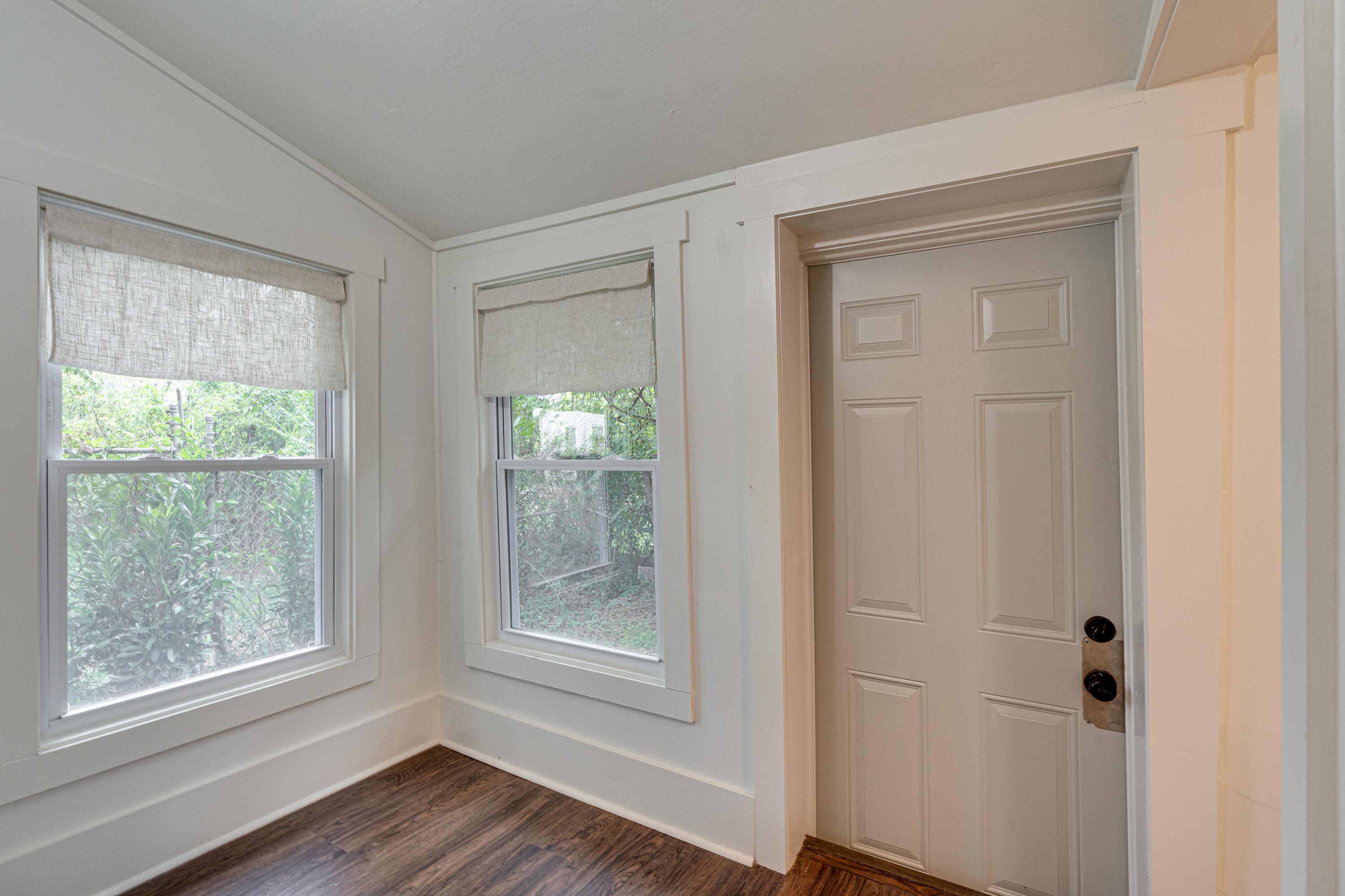 924 W 37th Street