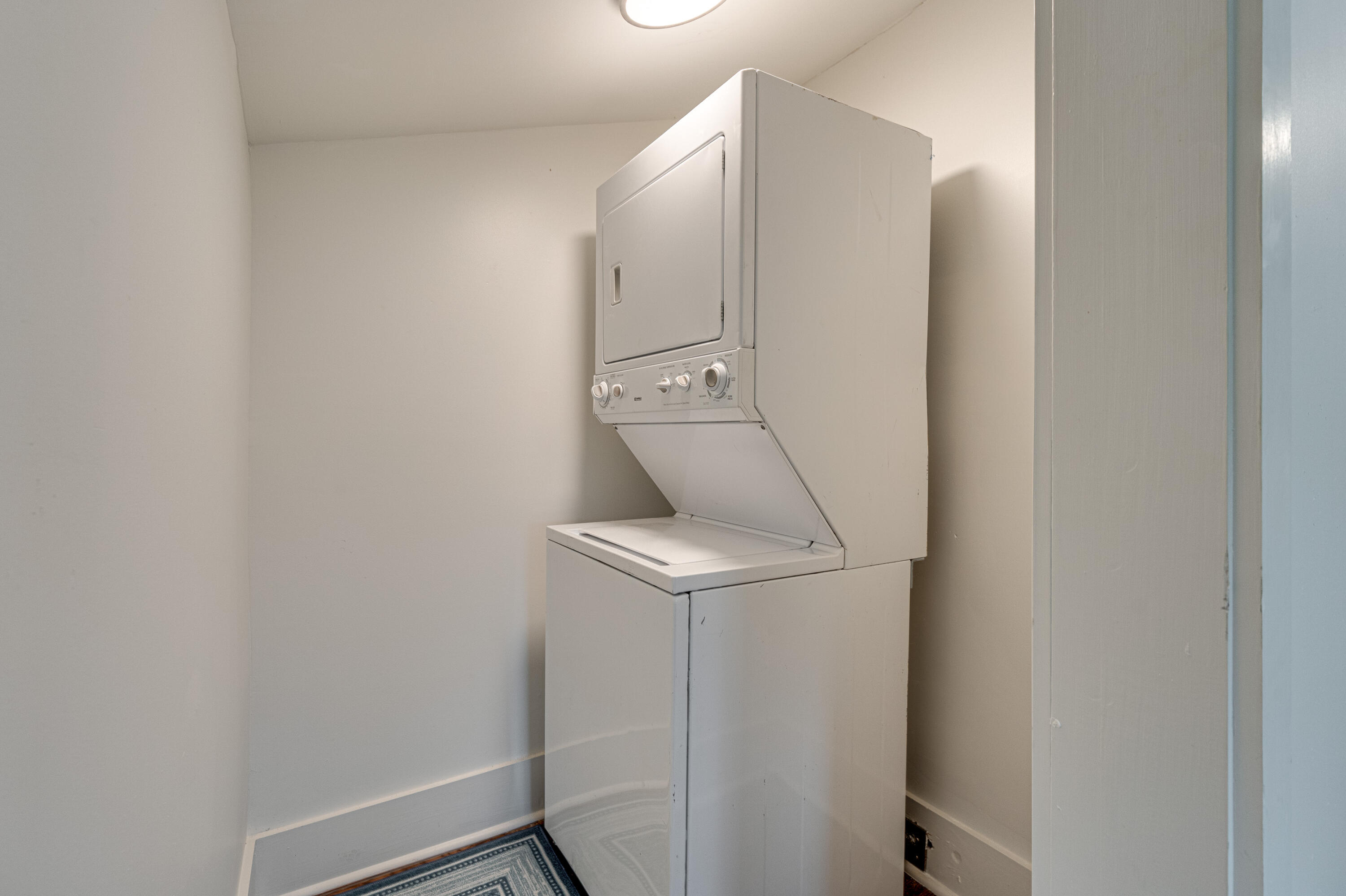 924 W 37th Street