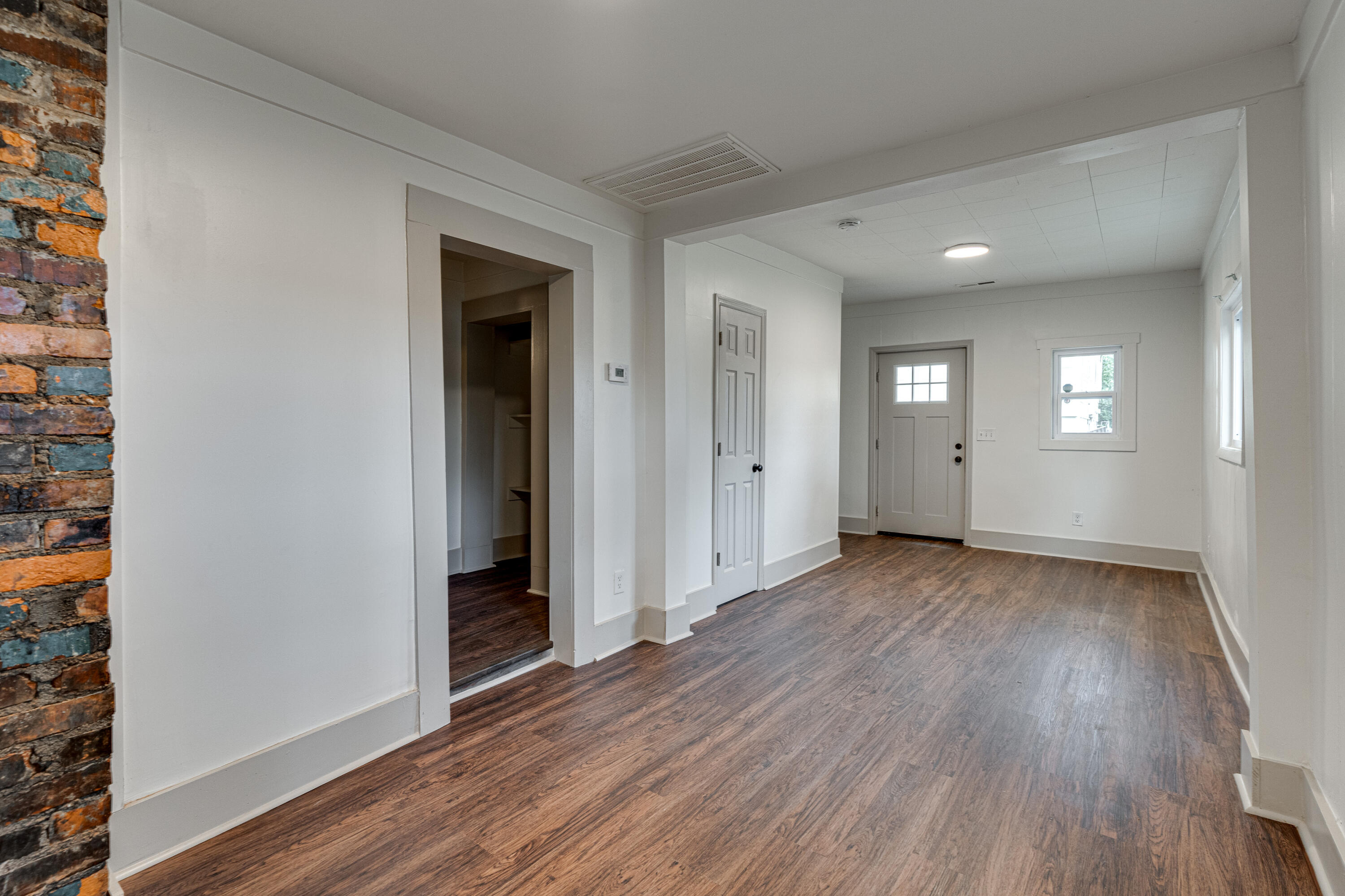 924 W 37th Street