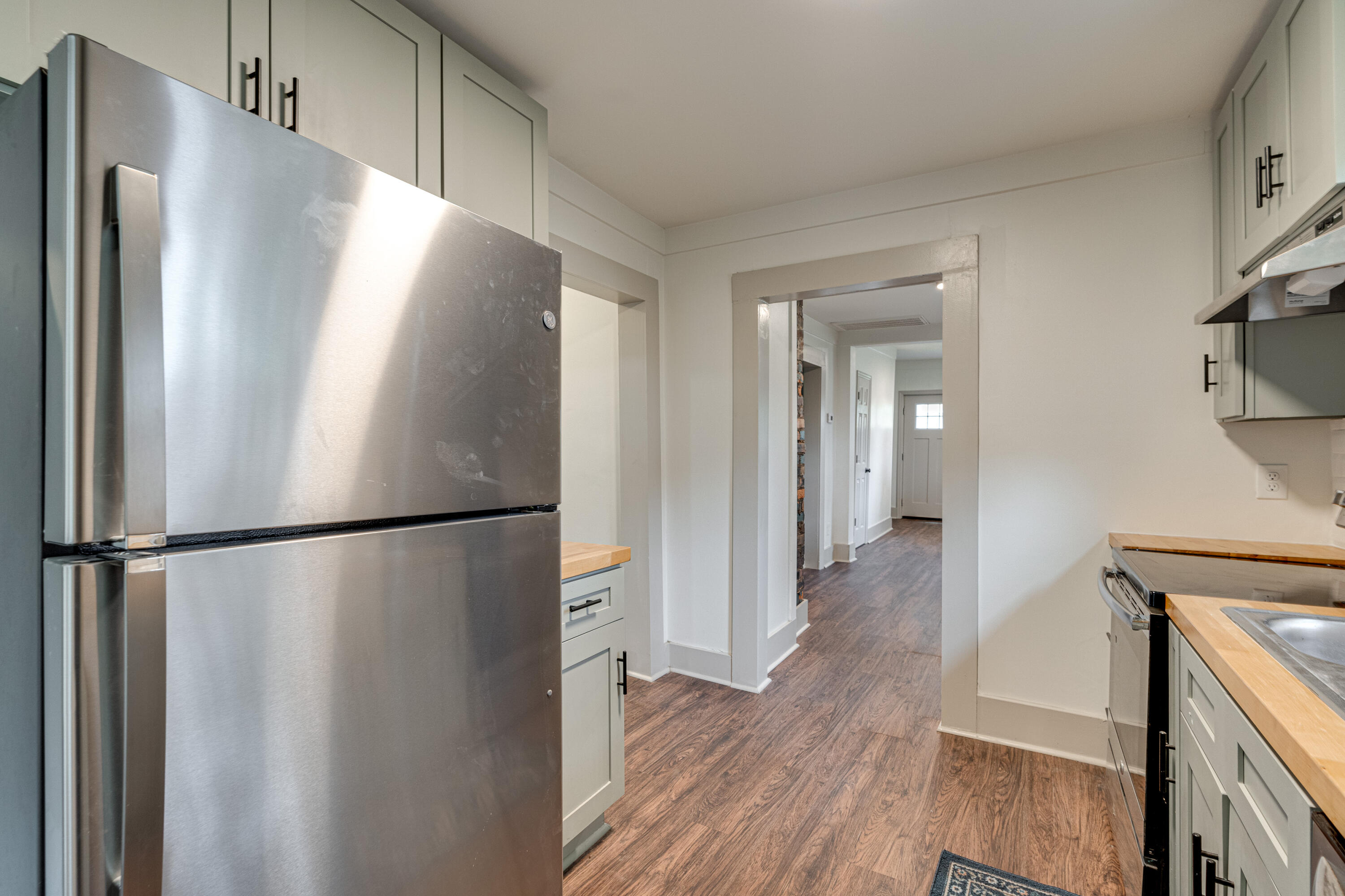 924 W 37th Street