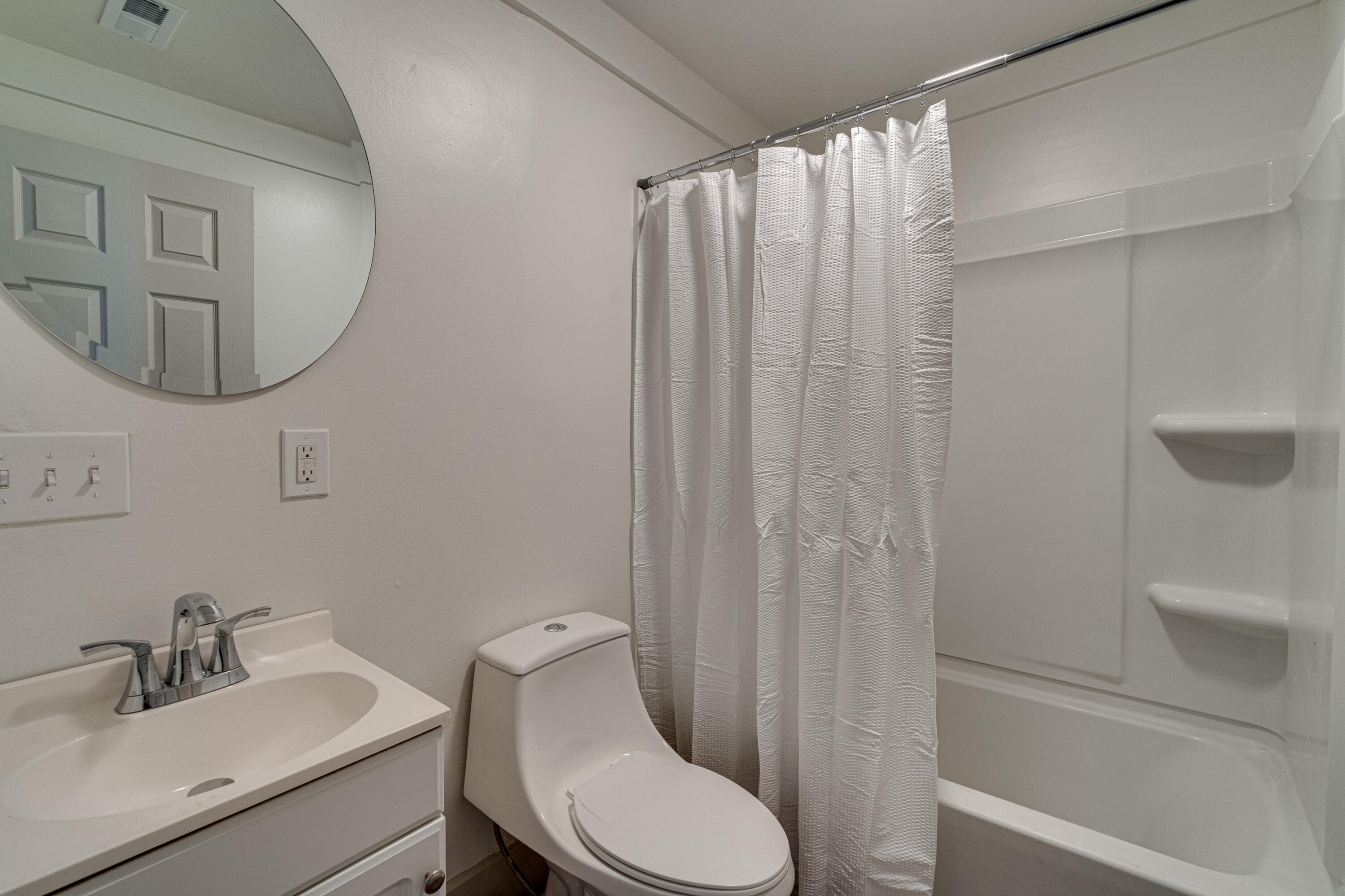 924 W 37th Street