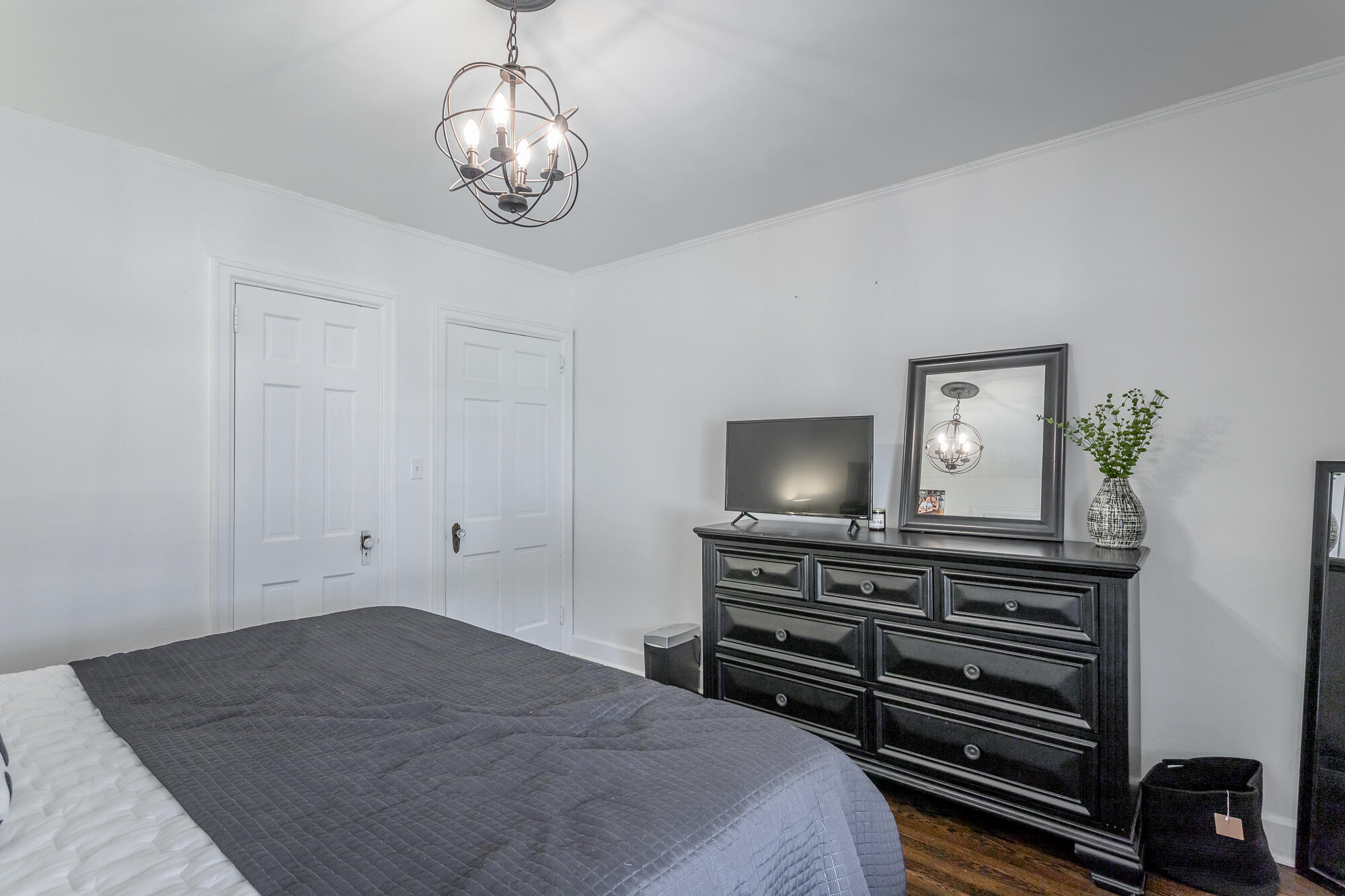 1316 Sharon Cir