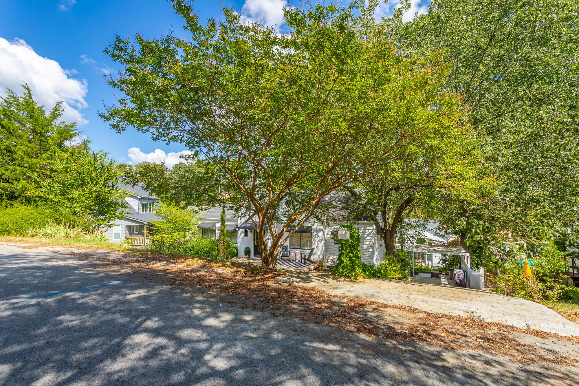 1316 Sharon Cir