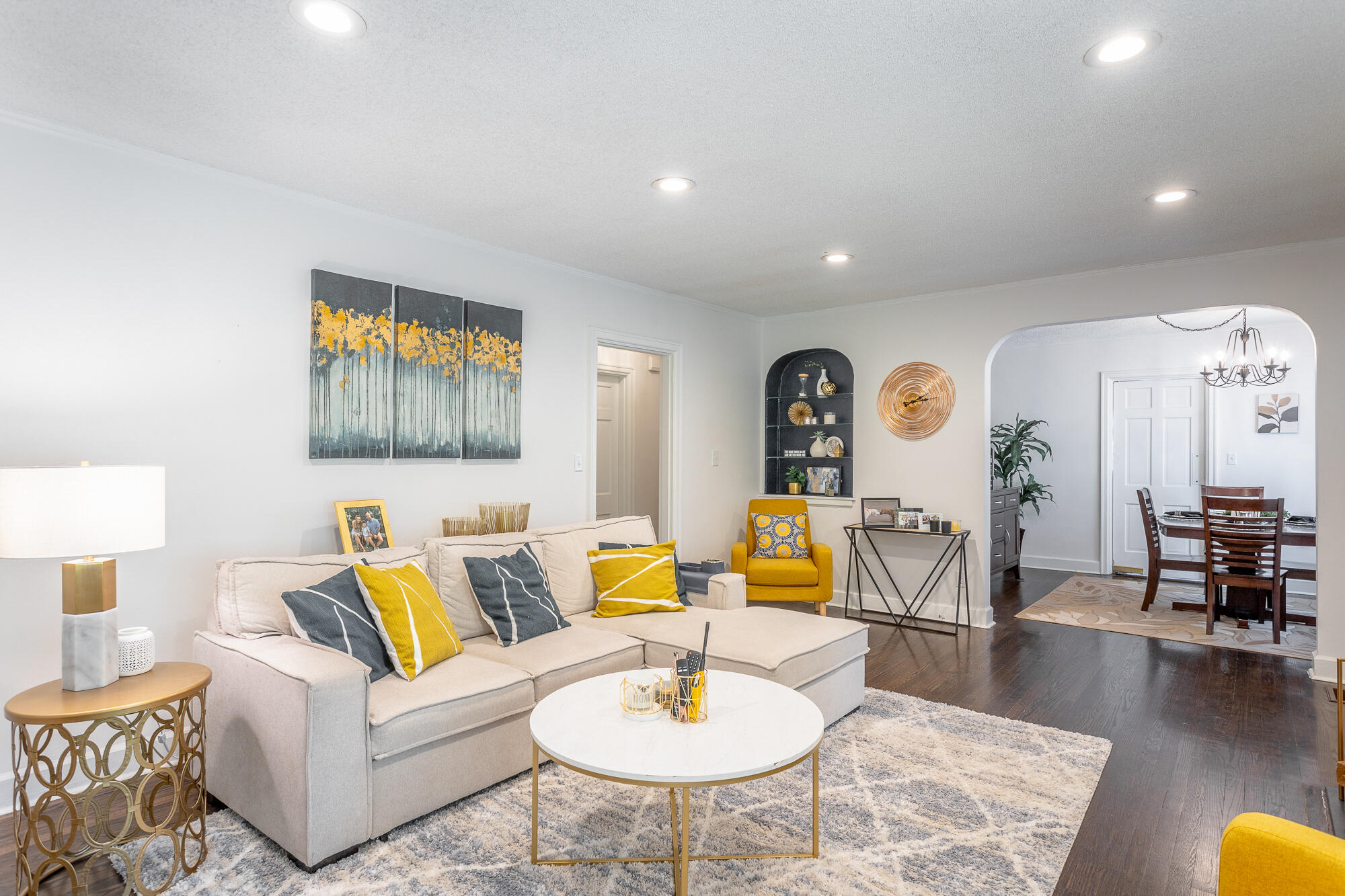 1316 Sharon Cir
