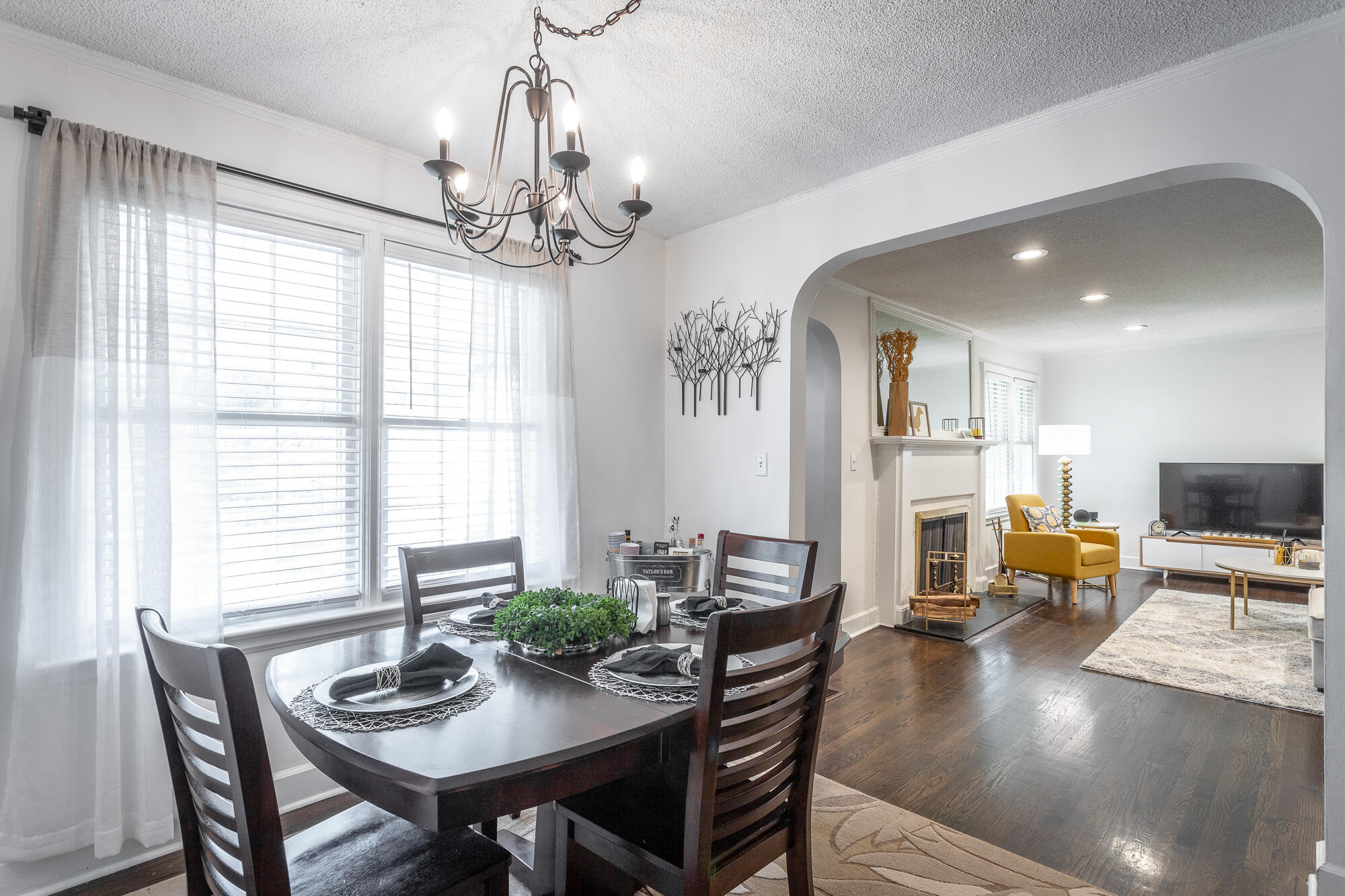 1316 Sharon Cir