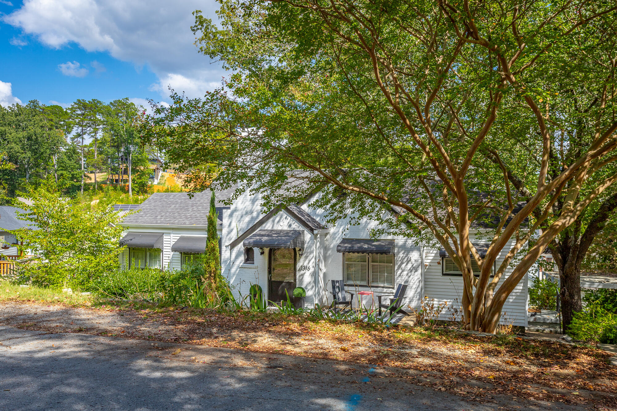 1316 Sharon Cir