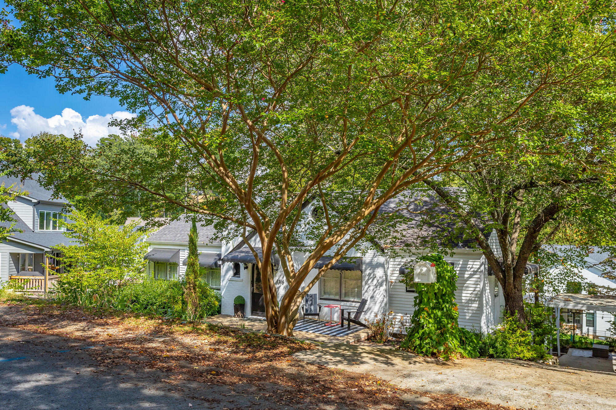 1316 Sharon Cir