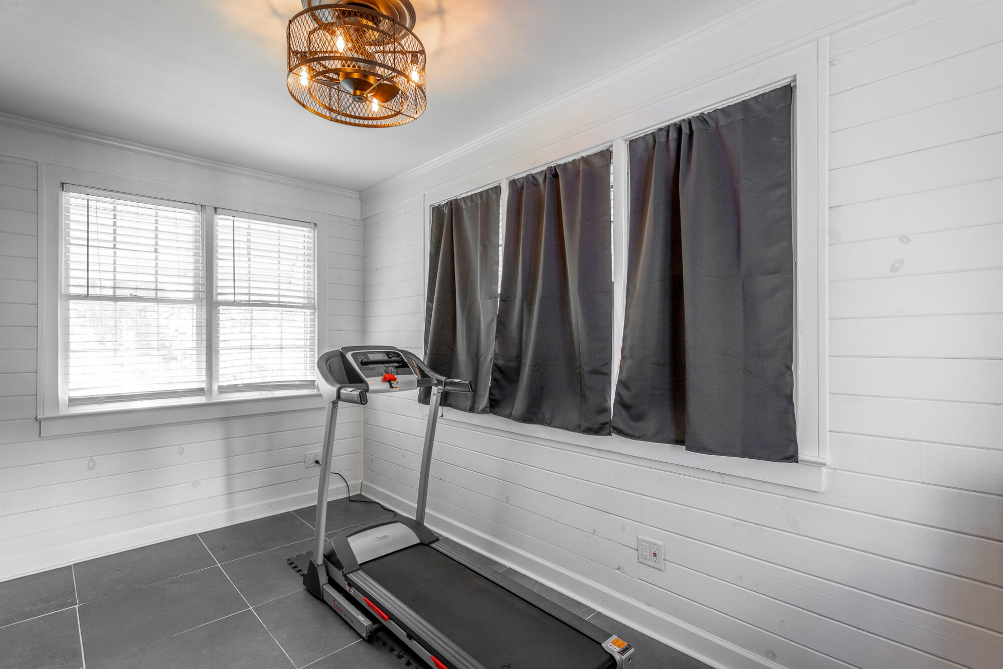 1316 Sharon Cir