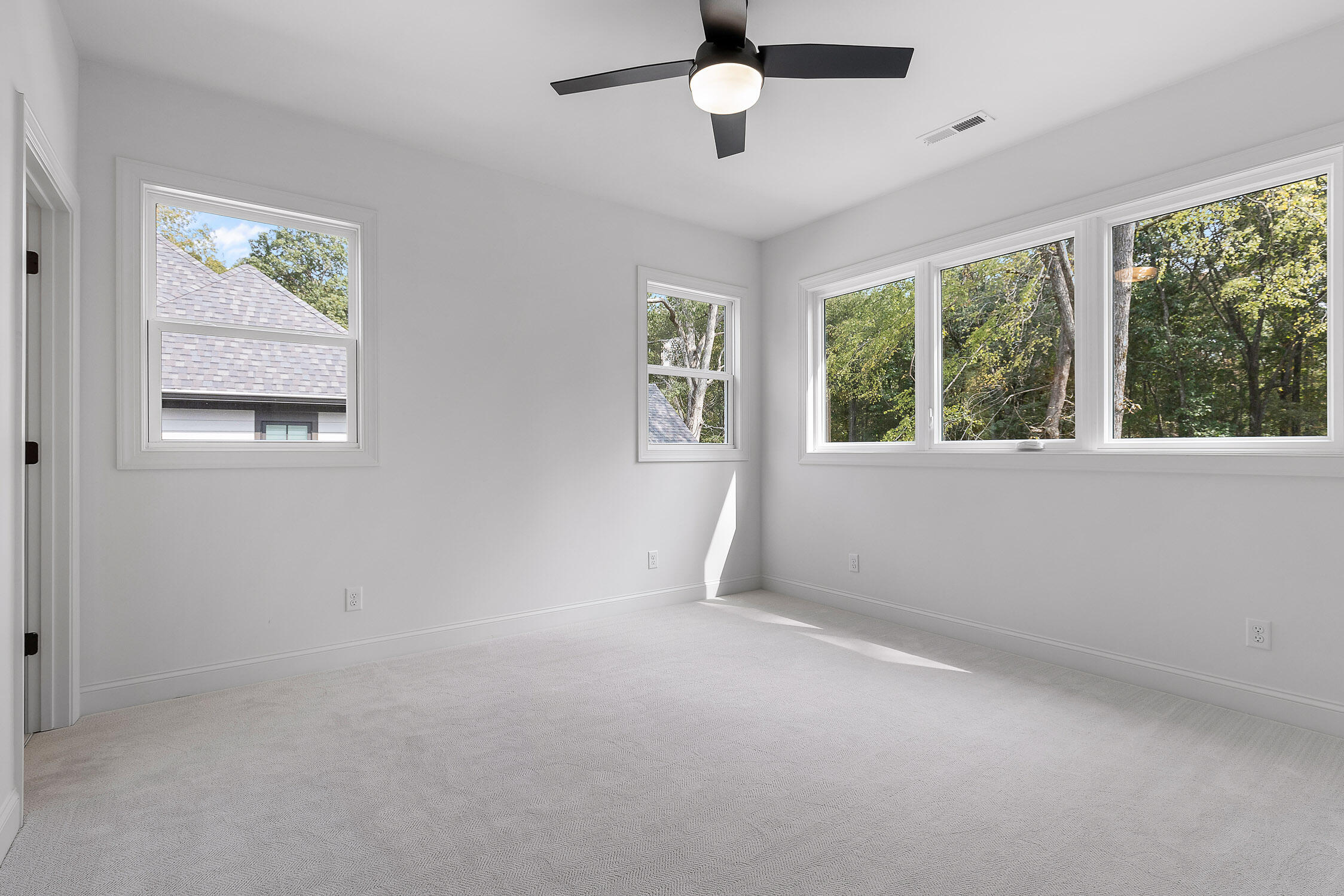2224 Fairmount Road W