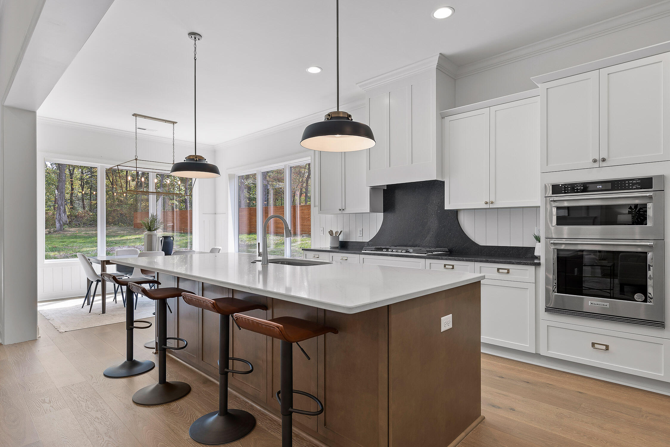 2224 Fairmount Road W
