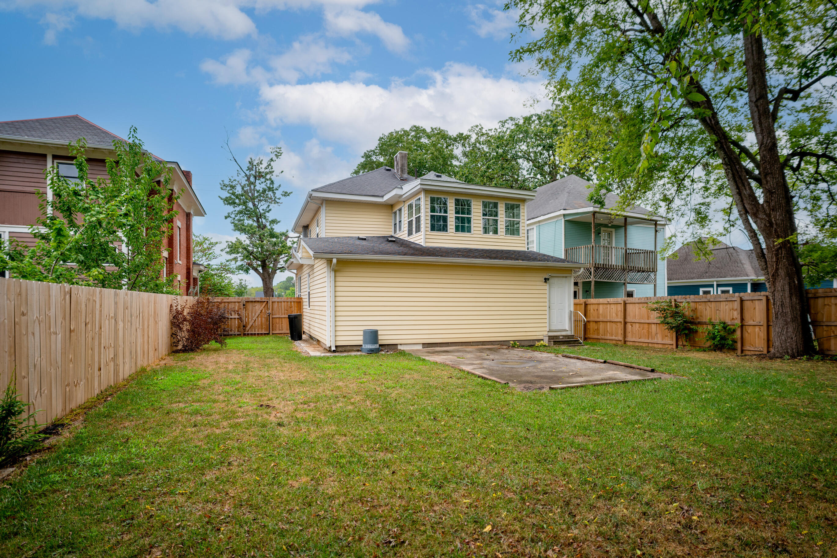 1702 Duncan Ave