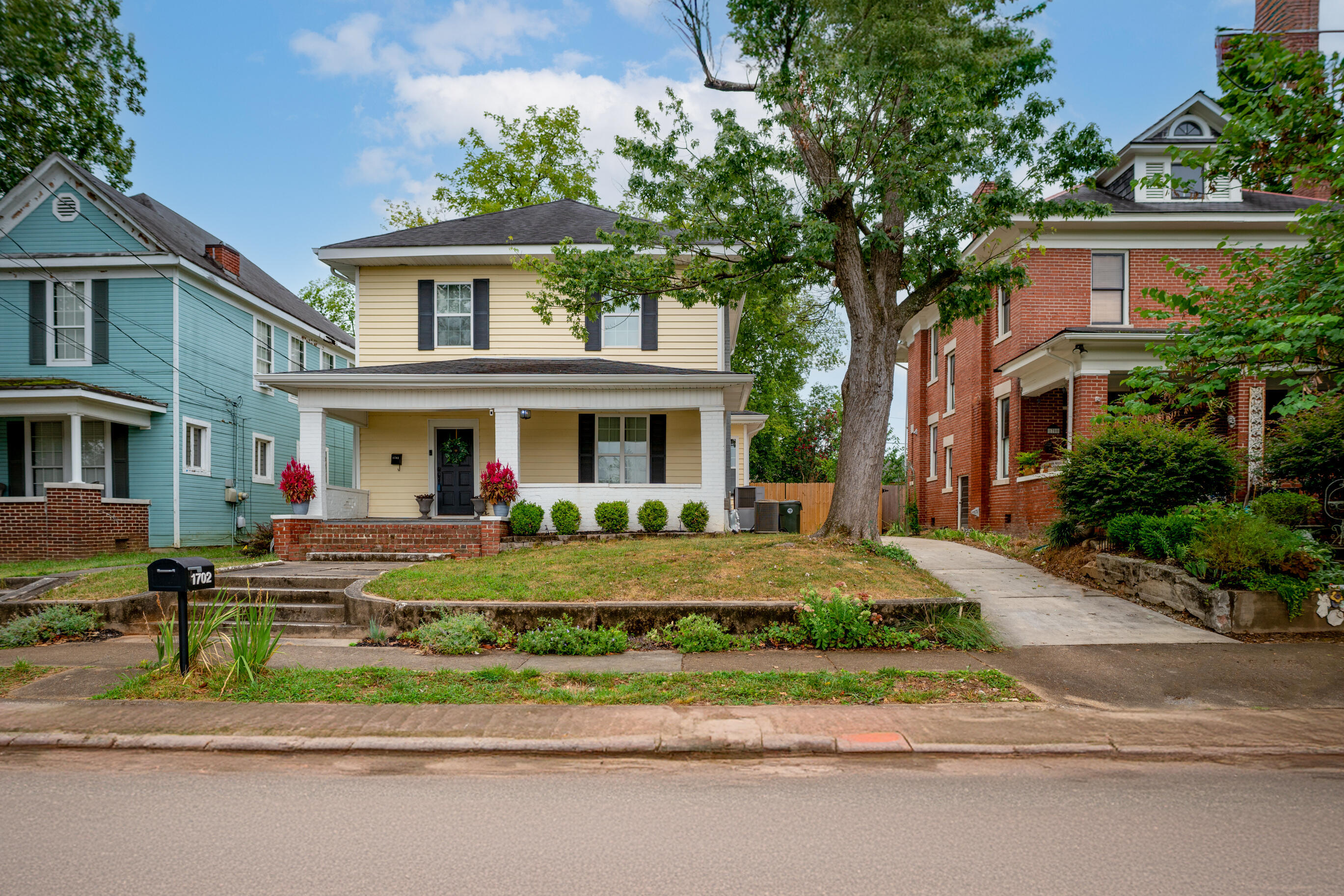 1702 Duncan Ave