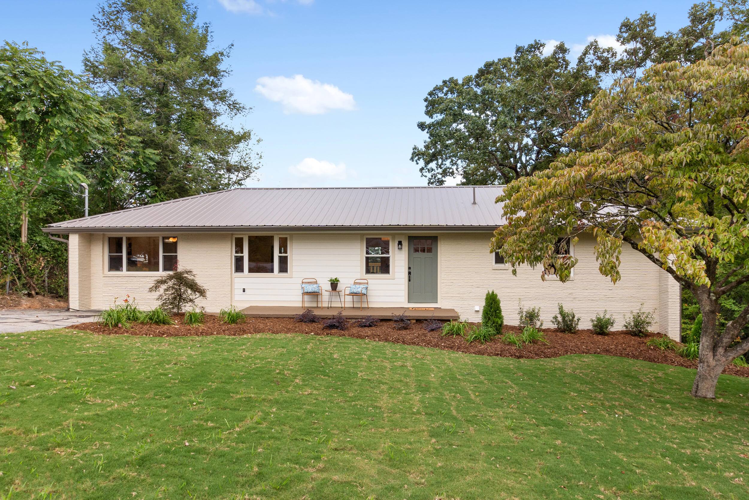 3594 Knollwood Hill Drive